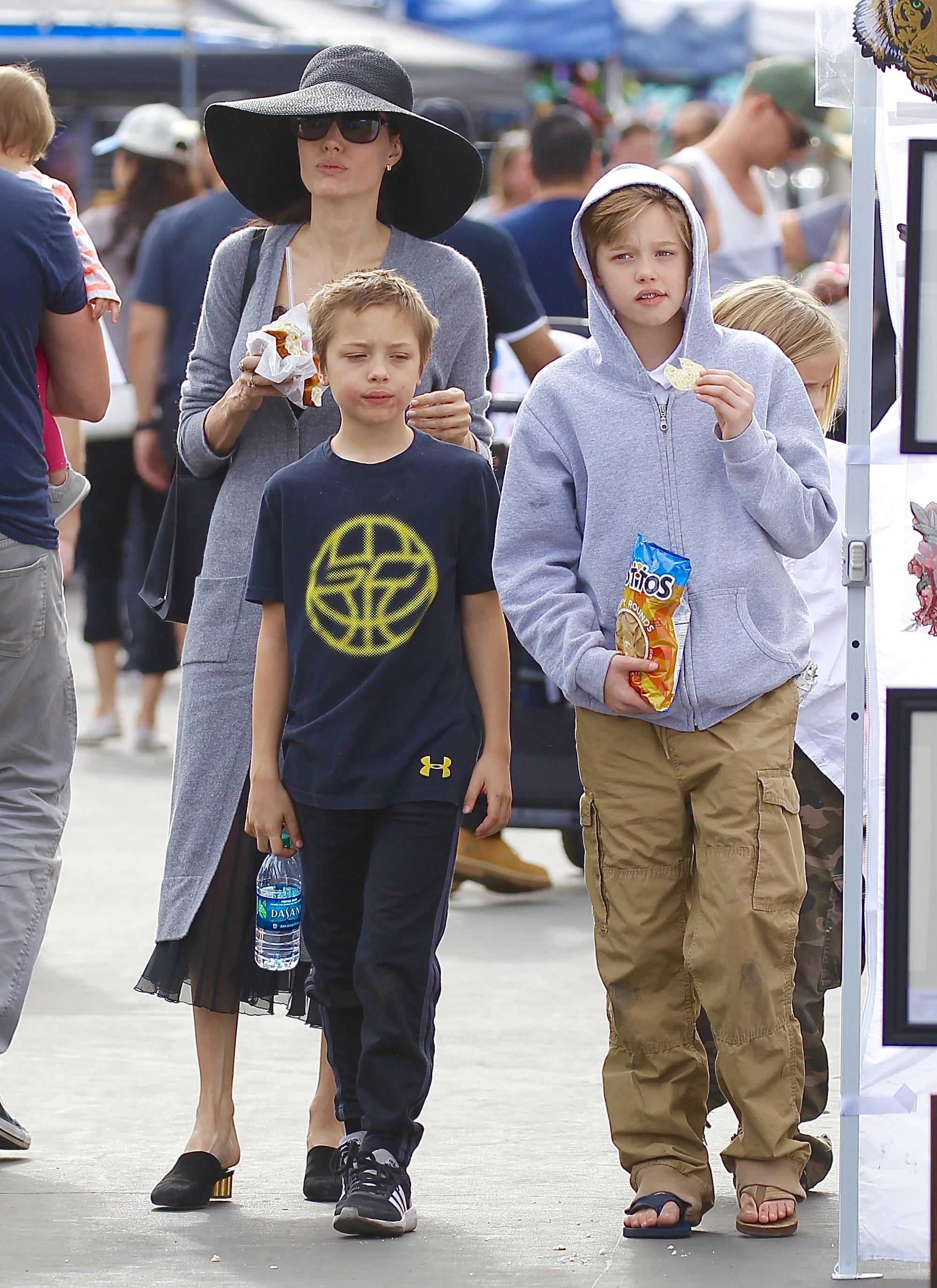 Knox, Shiloh i Angelina