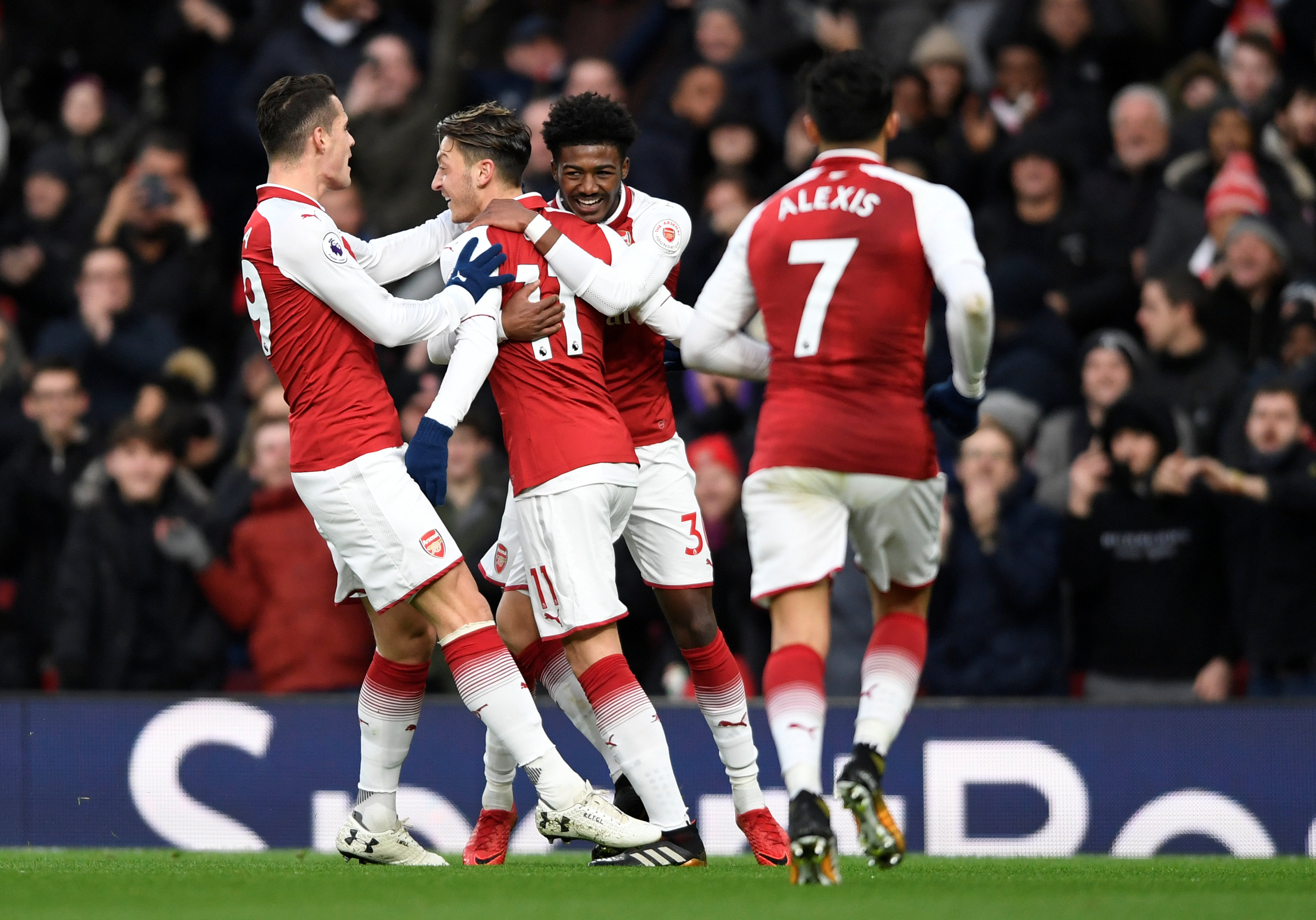 2017-12-16T152649Z_887099835_RC1E8855F090_RTRMADP_3_SOCCER-ENGLAND-ARS-NEW