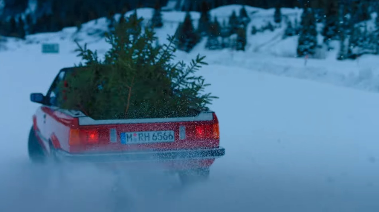 bmw-m3-e30-pickup-christmas-1