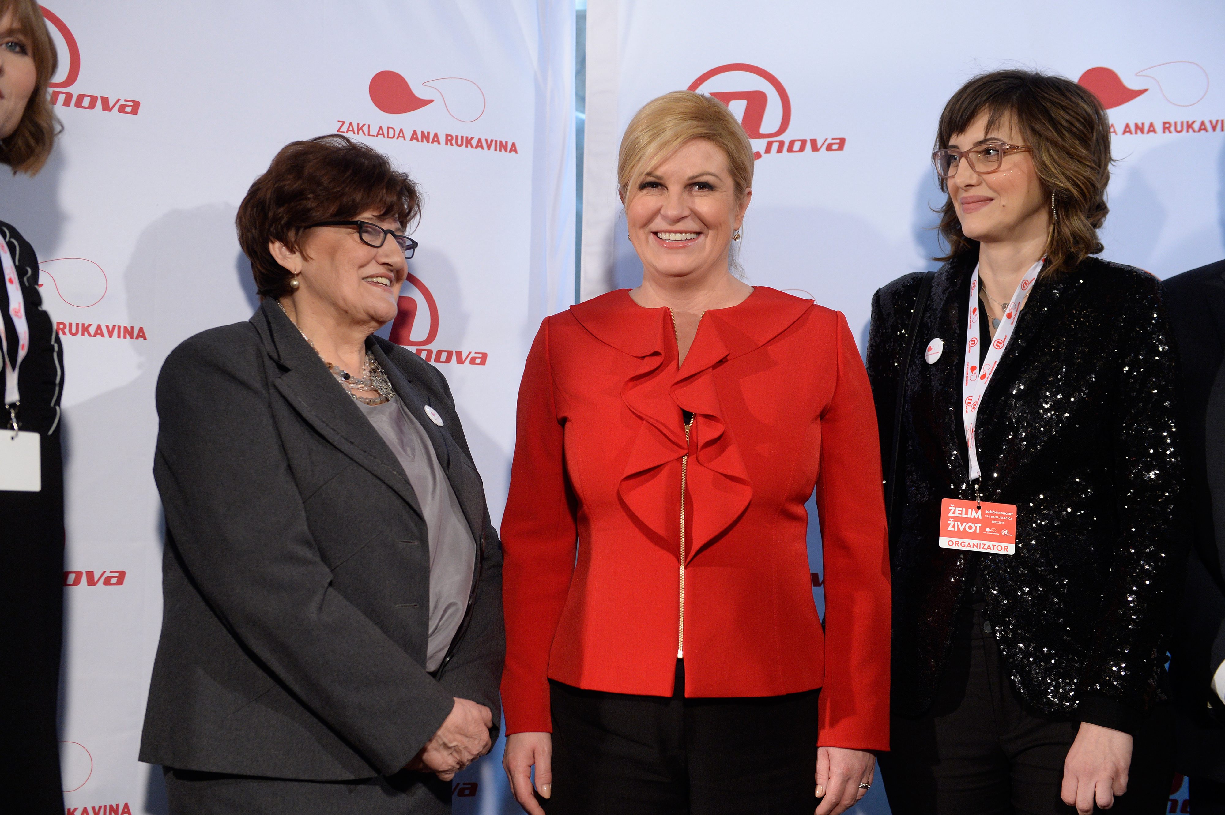 Na fotografiji:  Marija Rukavina i Kolinda Grabar Kitarović
