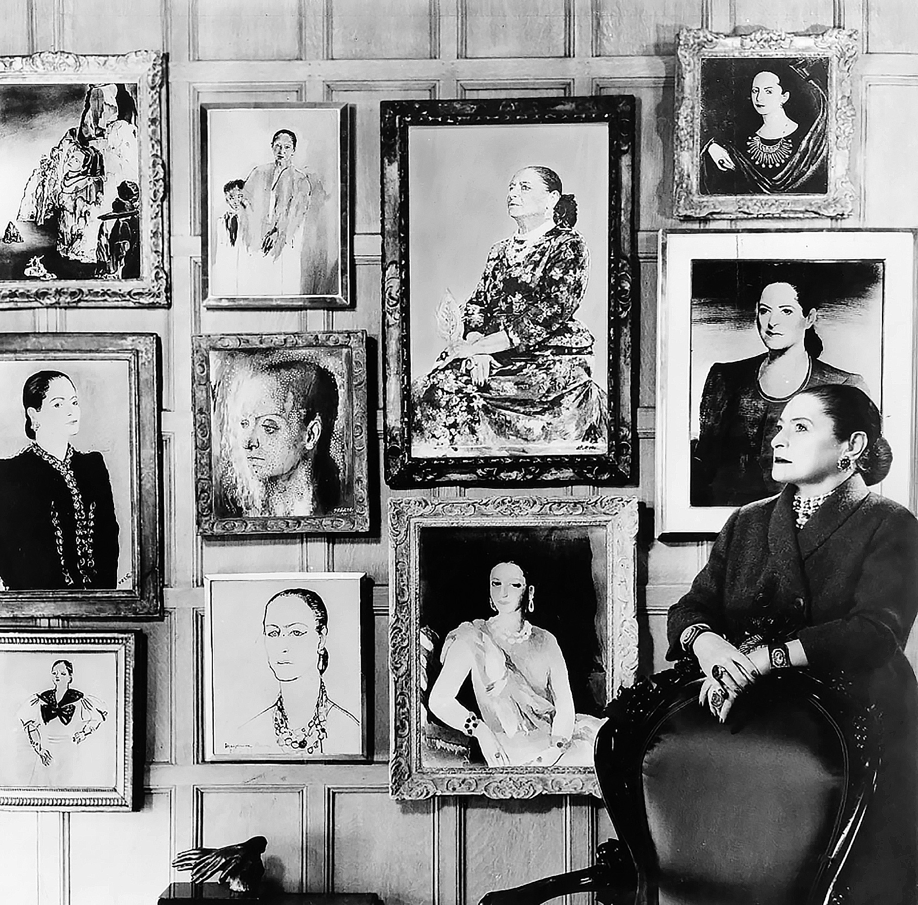 Helena-Rubinstein-ispred-svojih-portreta-MM_MP-1