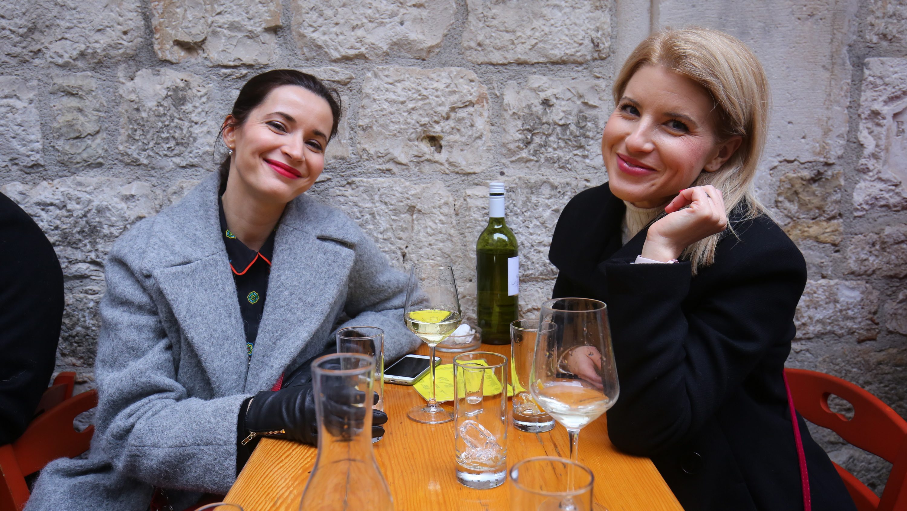 Dnevni doček Nove Godine na Pjaci u 15 sati.
Veliki broj Splićana dočekao je Novu godinu, a među njima se našlo puno lipih Splićanki.