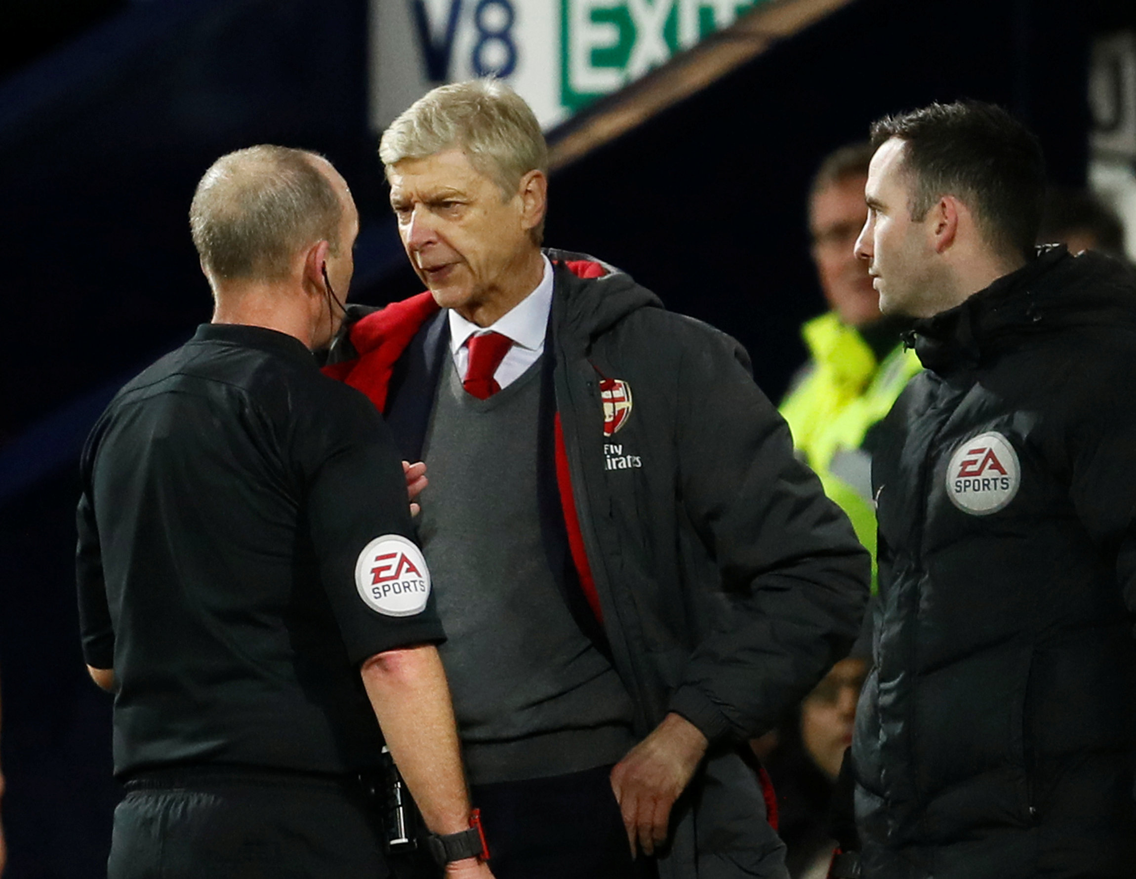 2017-12-31T182133Z_1287297222_RC1215D95610_RTRMADP_3_SOCCER-ENGLAND-WBA-ARS