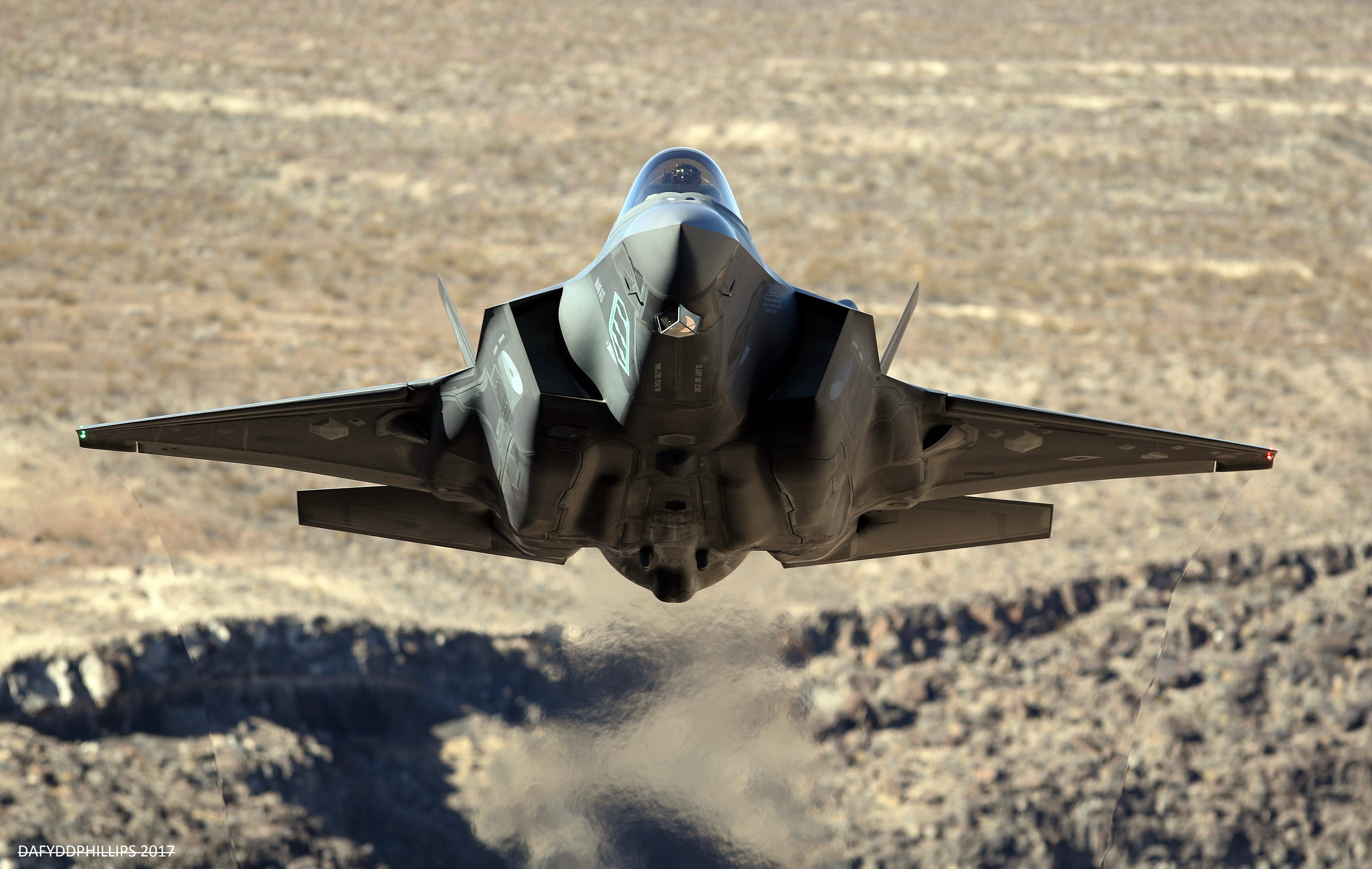F-35A u niskom letu iznad Grand Canyona