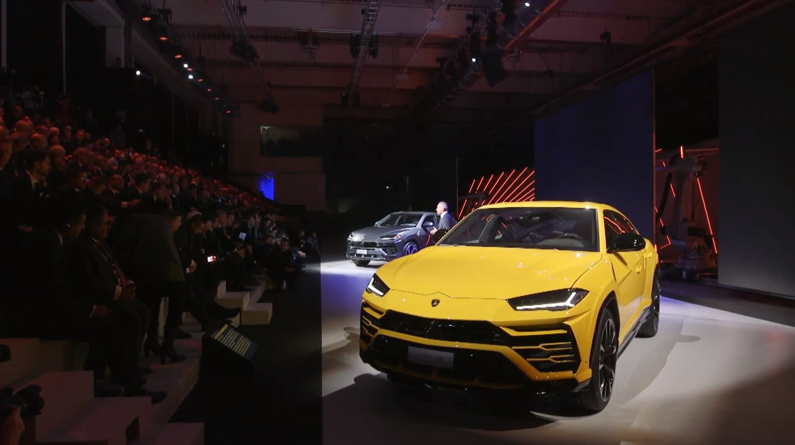 Lamborghini-Urus-Live-04