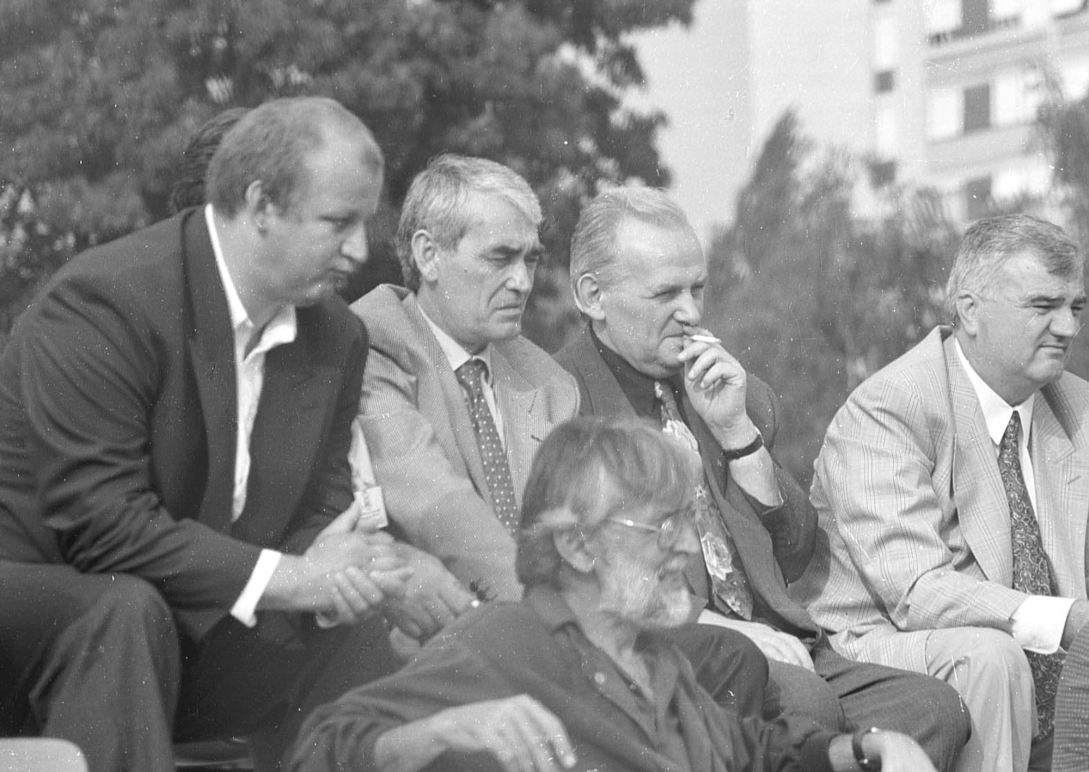 Važni ljudi Hrvata u BiH iz tog vremena: Iznad Mladena Naletilića Tute sjede Ljubo Ćesić Rojs, Gojko Šušak, Mate Boban...