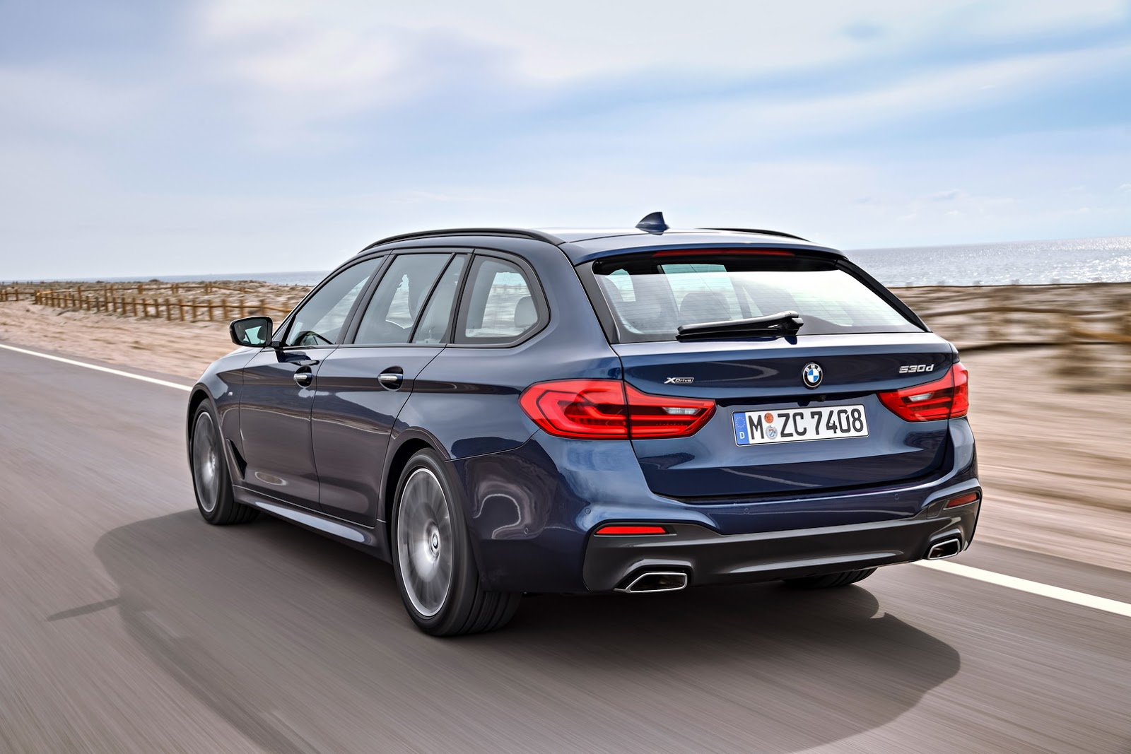 2018-BMW-5-Series-Touring-37