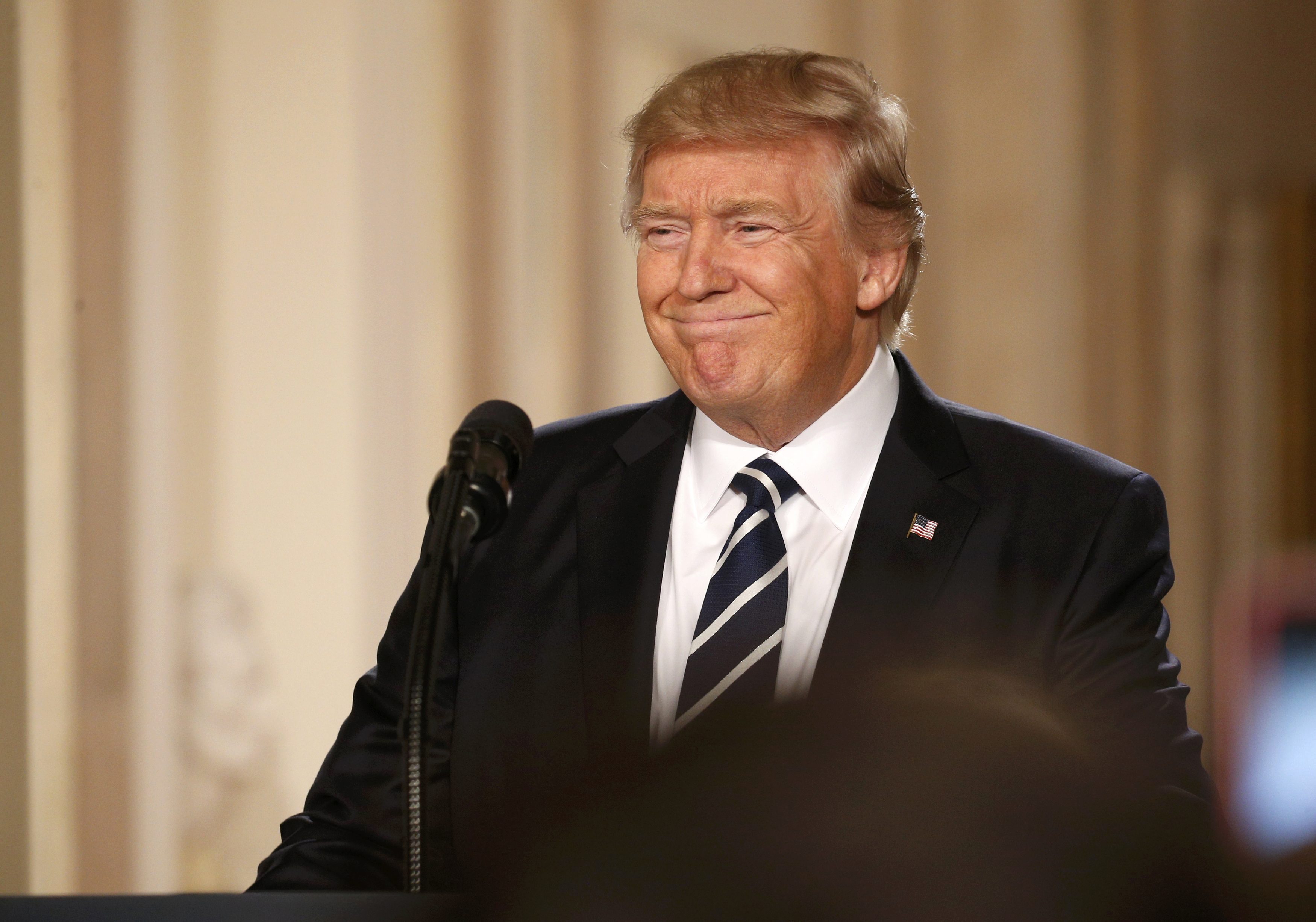 2017-02-01T012149Z_466389053_HT1ED2103RX0J_RTRMADP_3_USA-COURT-TRUMP