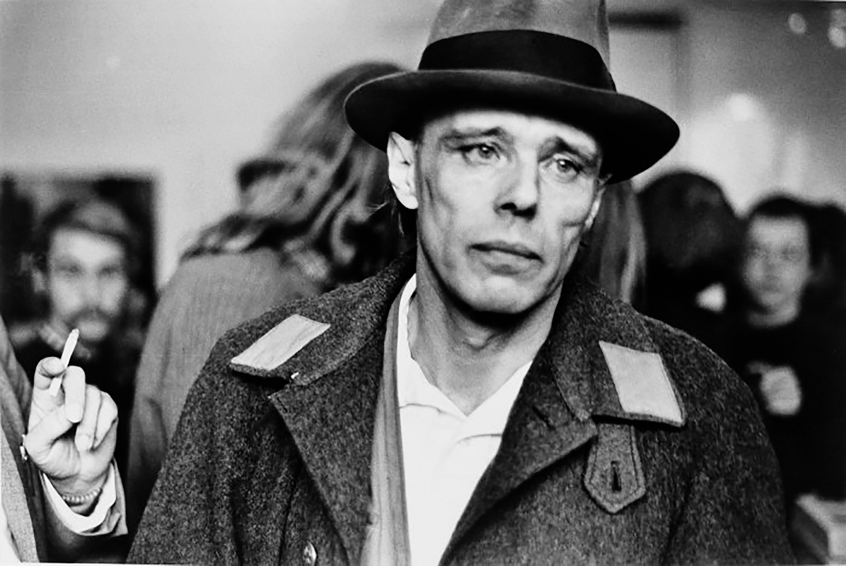 107775-138607-beuys_2