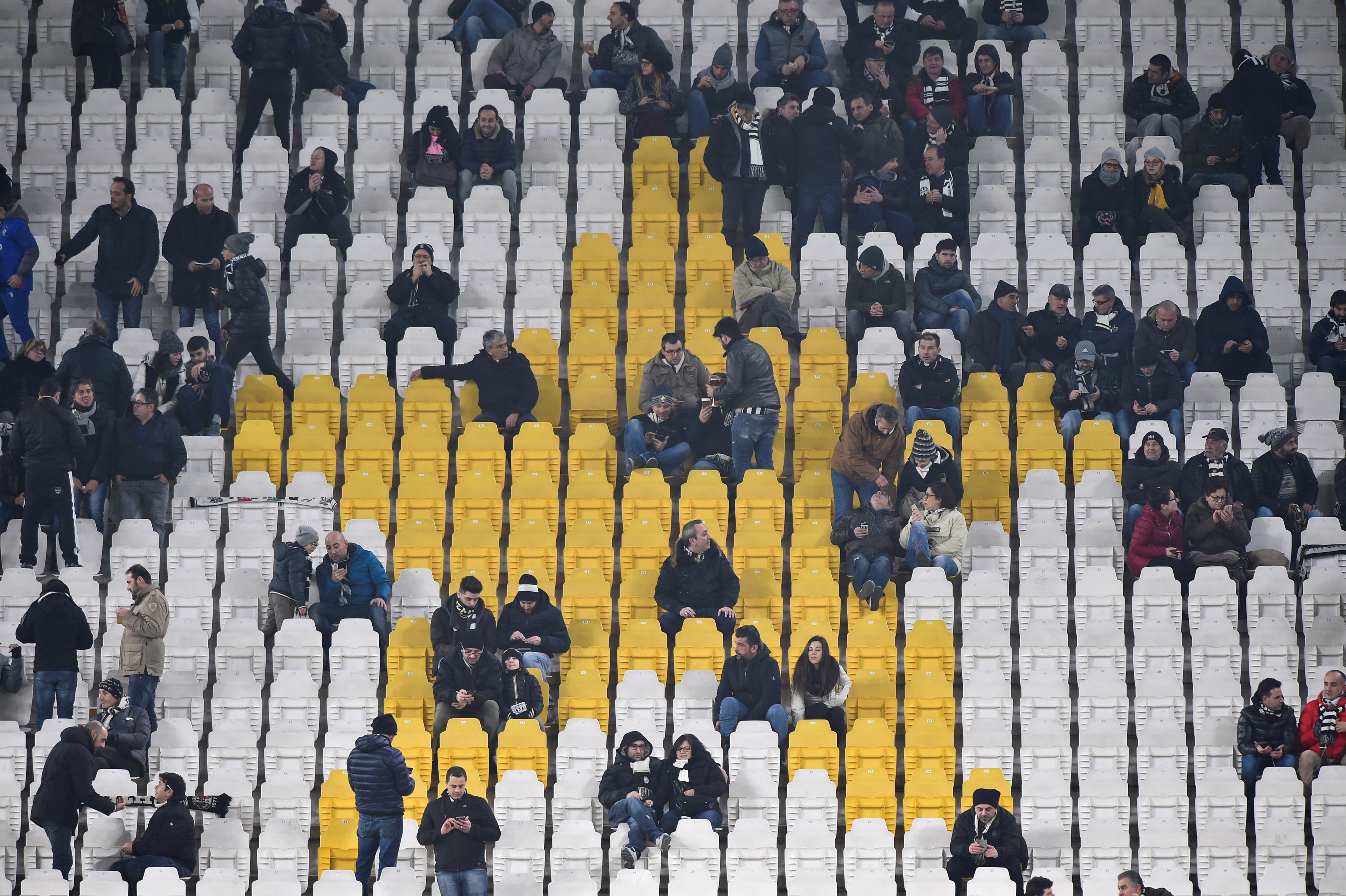 2017-02-17T200241Z_1856441494_RC11F49A1D80_RTRMADP_3_SOCCER-ITALY-JUV-PAL