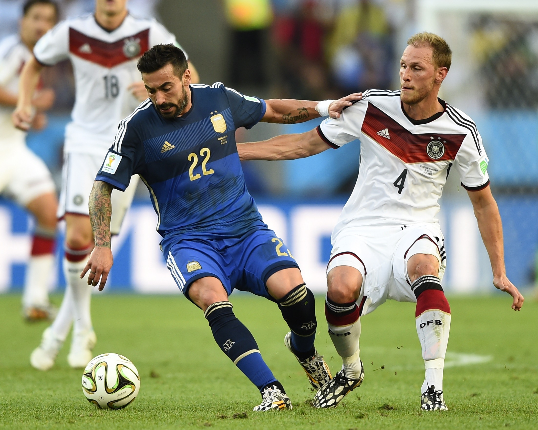 2014-07-13T194241Z_256381374_TB3EA7D1IUOAL_RTRMADP_3_SOCCER-WORLD-M64-GER-ARG
