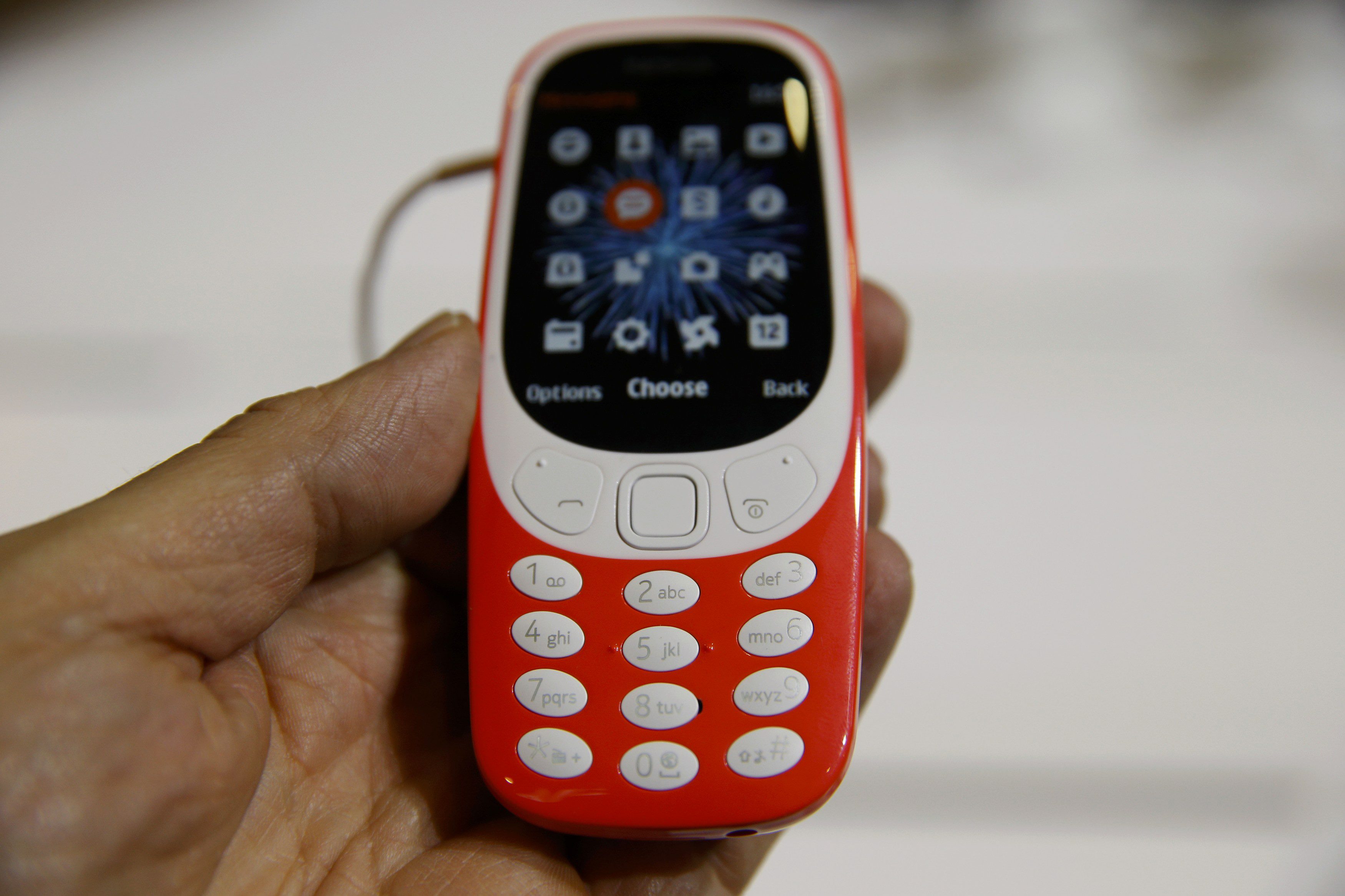 2017-02-27T164218Z_69420412_LR1ED2R1AE69W_RTRMADP_3_TELECOMS-MOBILEWORLD-NOKIA-HMD