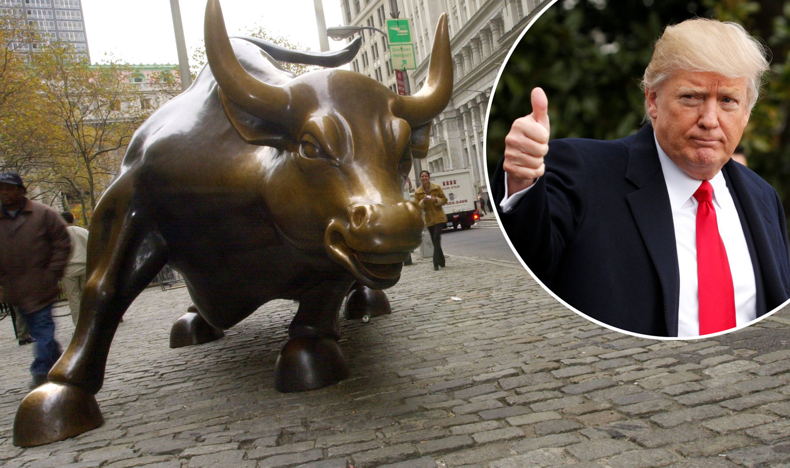 Skulptura bika talijanskog umjetnika Artura Di Modice koja je postala simbolom Wall Streeta i Donald Trump u krugu 