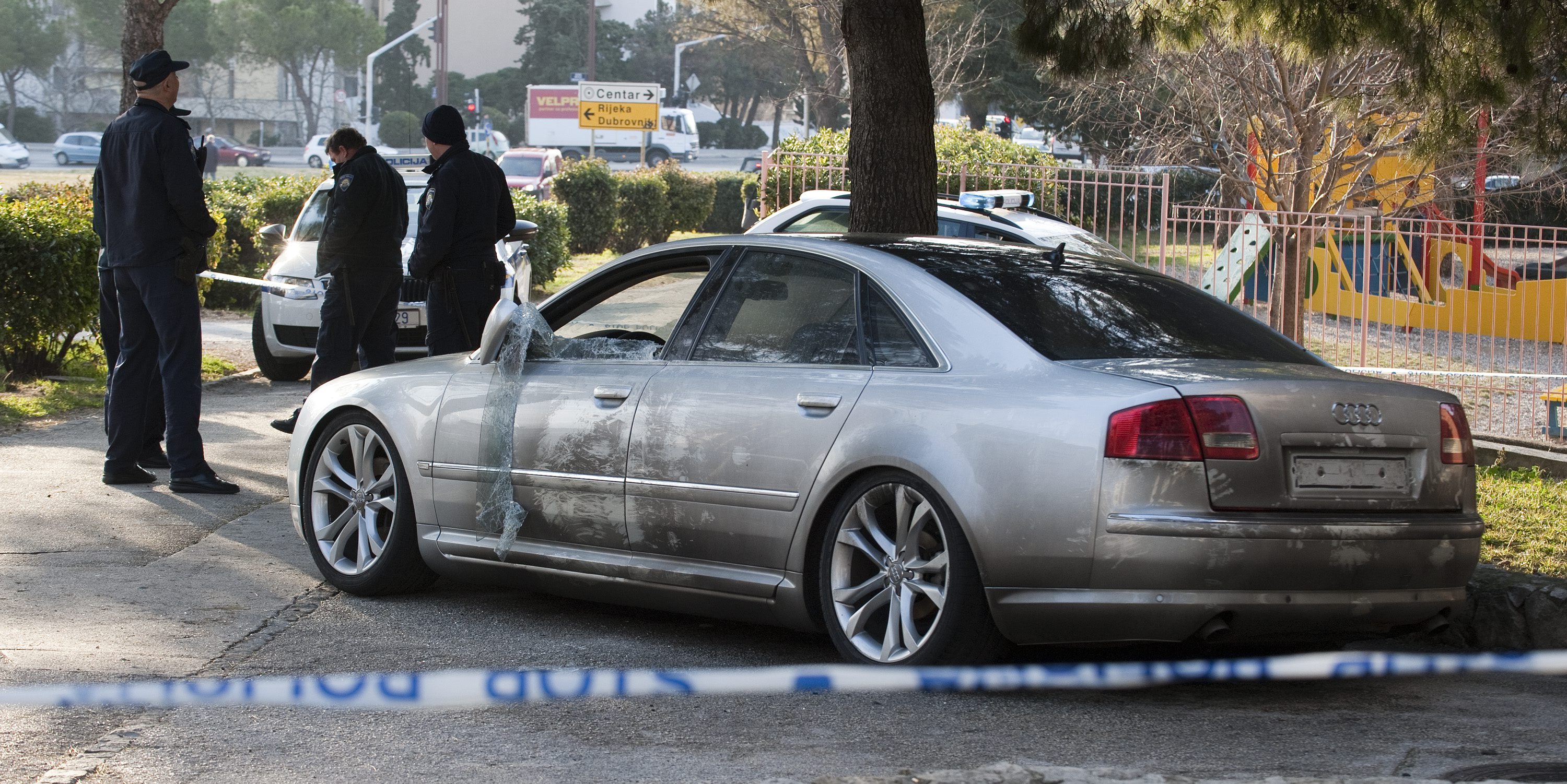 zapaljeni_automobil2-030217