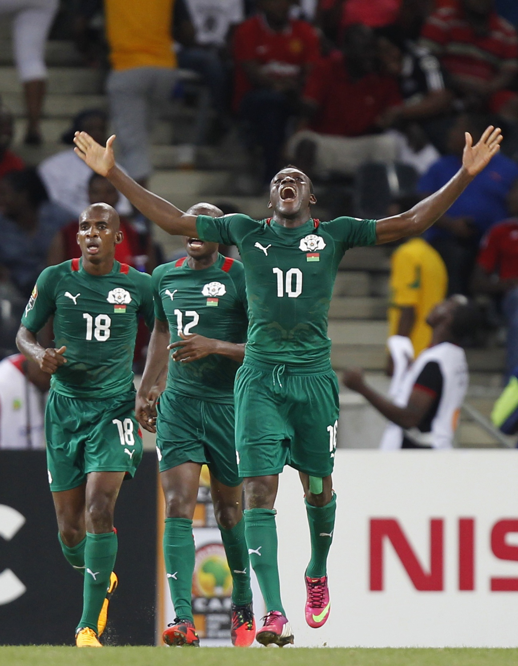 TM12_SOCCER-NATIONS-_0125_1