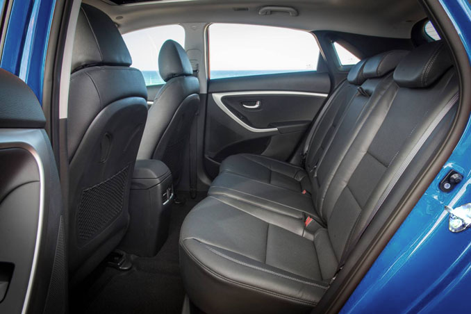 2017-hyundai-130-pasenger-interior