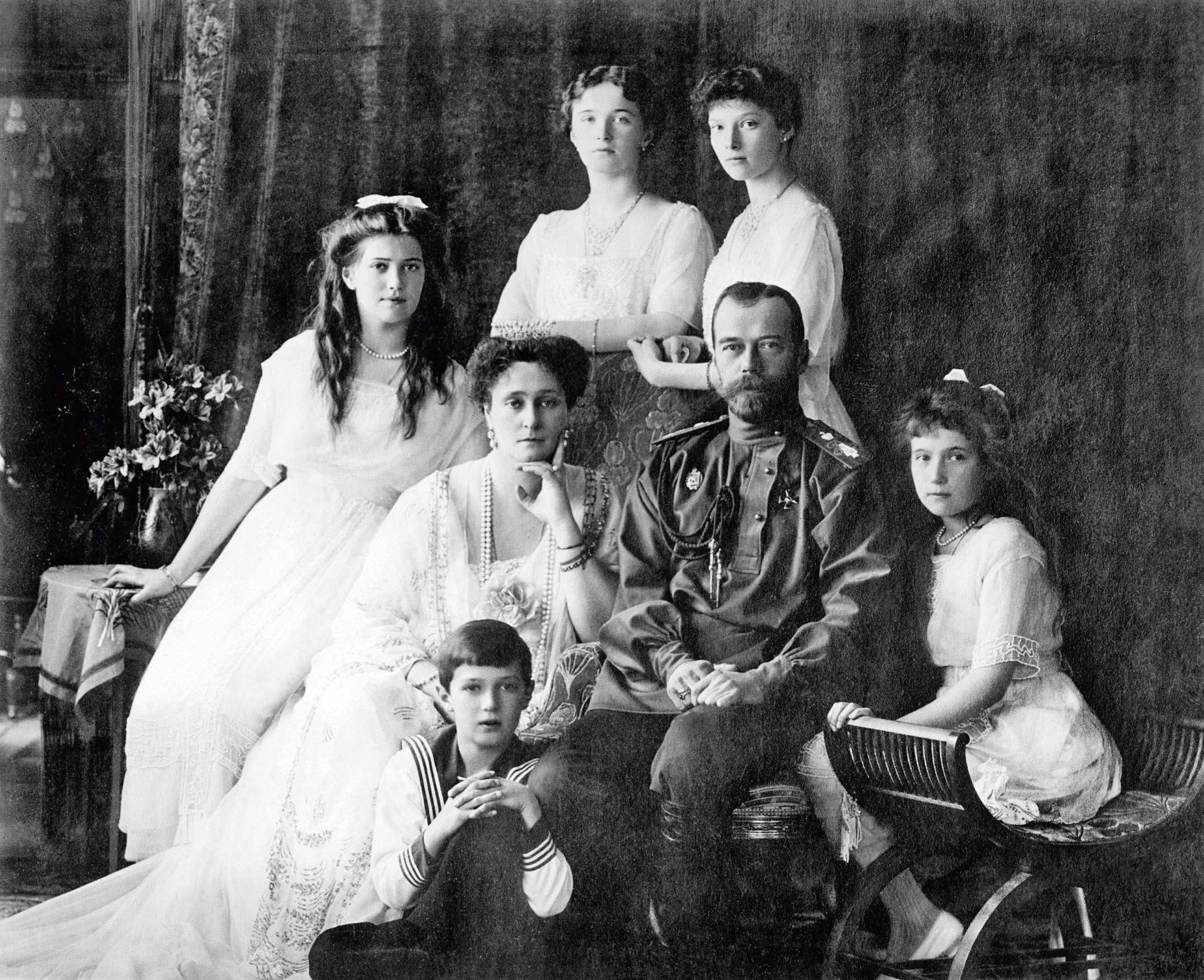 Family-Nicholas-II-of-Russi