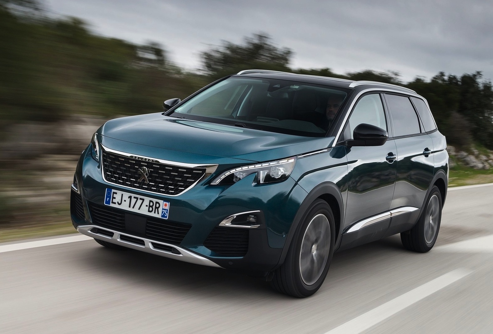 Peugeot-5008-2017-1600-1b