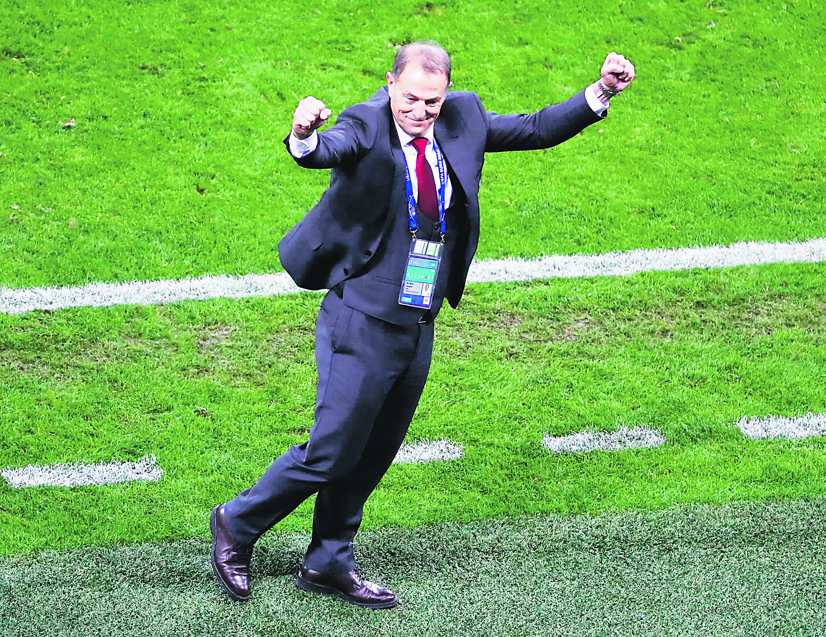 2016-06-19T205759Z_1900121907_LR1EC6J1M8COY_RTRMADP_3_SOCCER-EURO-ROM-ALB_copy