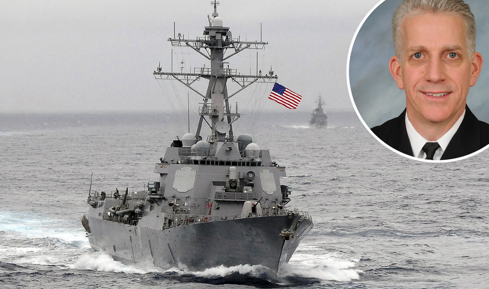 Američki razarač USS Lassen u i umirovljeni admiral Bruce Loveless 