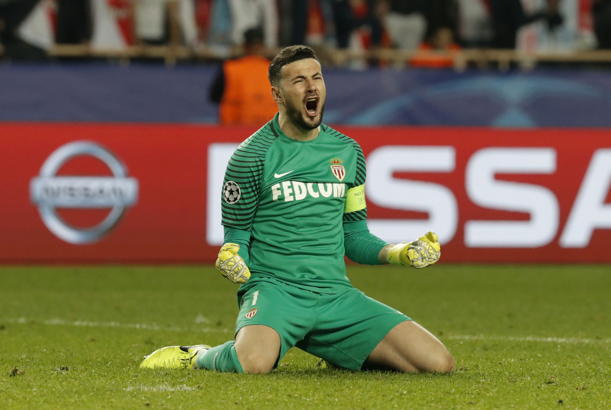 2017-03-15T213931Z_132615571_MT1ACI14766320_RTRMADP_3_SOCCER-CHAMPIONS-AMO-MCI