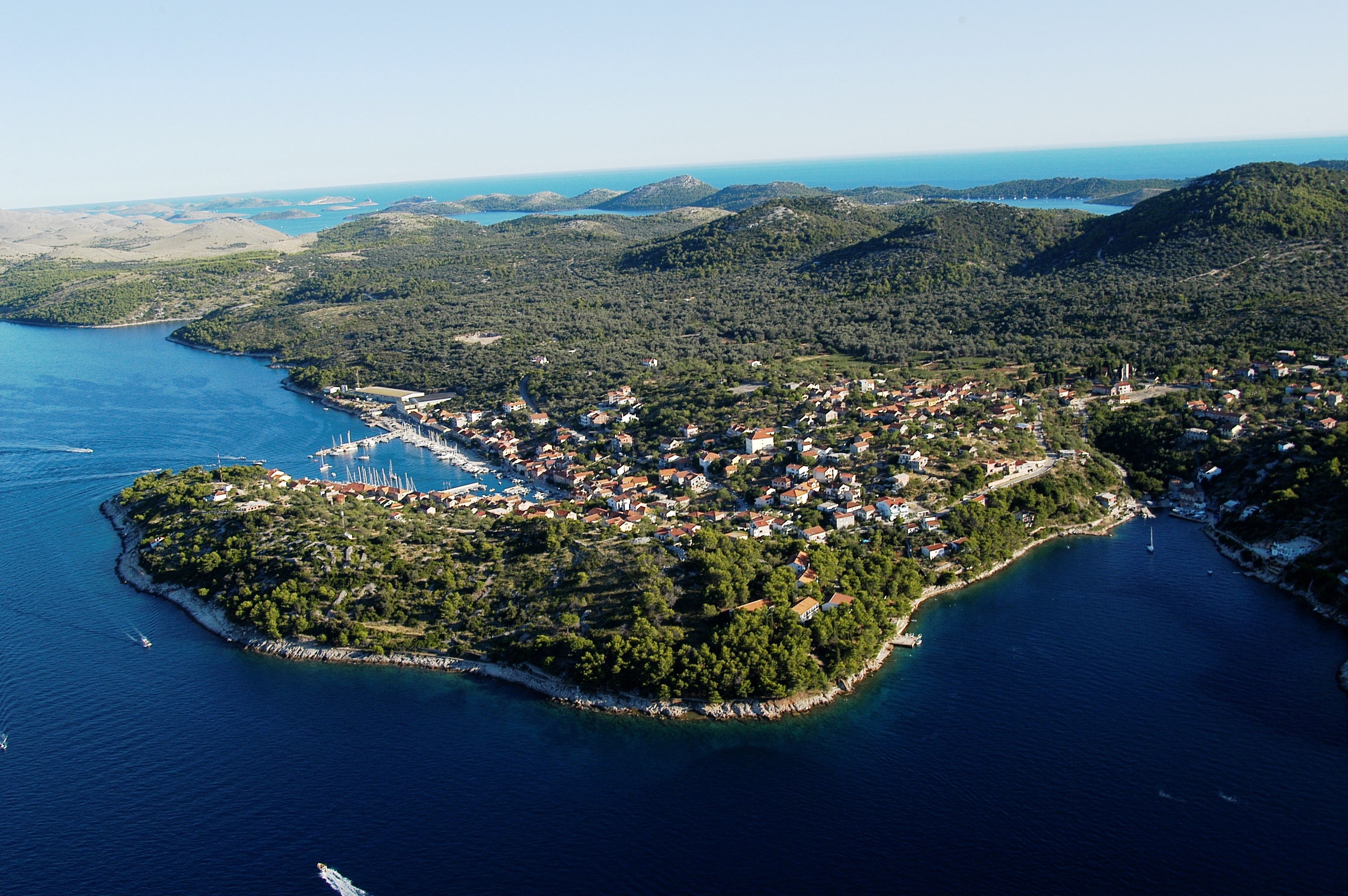 Start i cilj duže utrke je u Salima