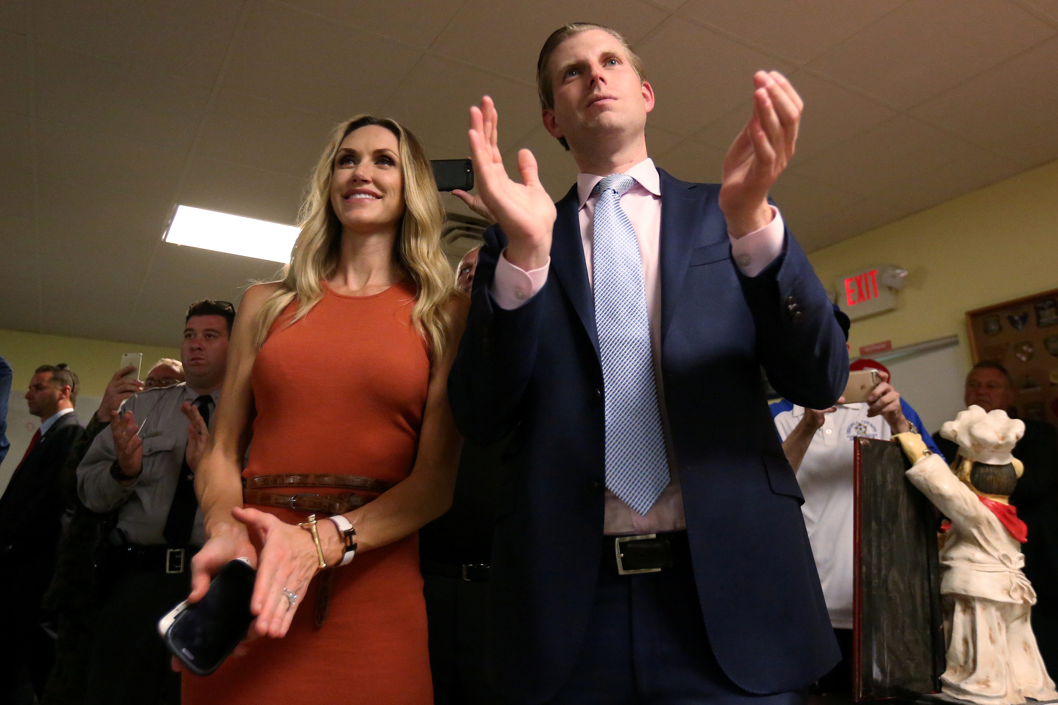 Eric Trump sa suprugom