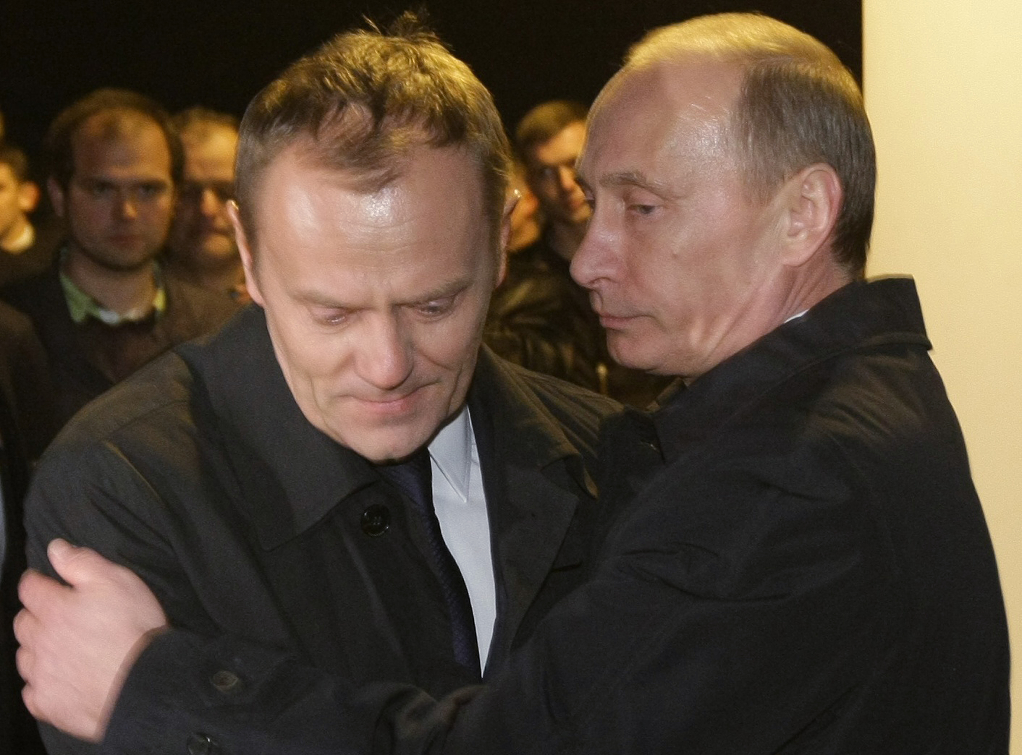 Vladimir Putin i Donald Tusk u blizini Smolenska gdje se dogodila zrakoplovna nesreća u kojoj je 2010. poginuo poljski predsjednik Lech Kaczynski i još 95 putnika i članova posade.