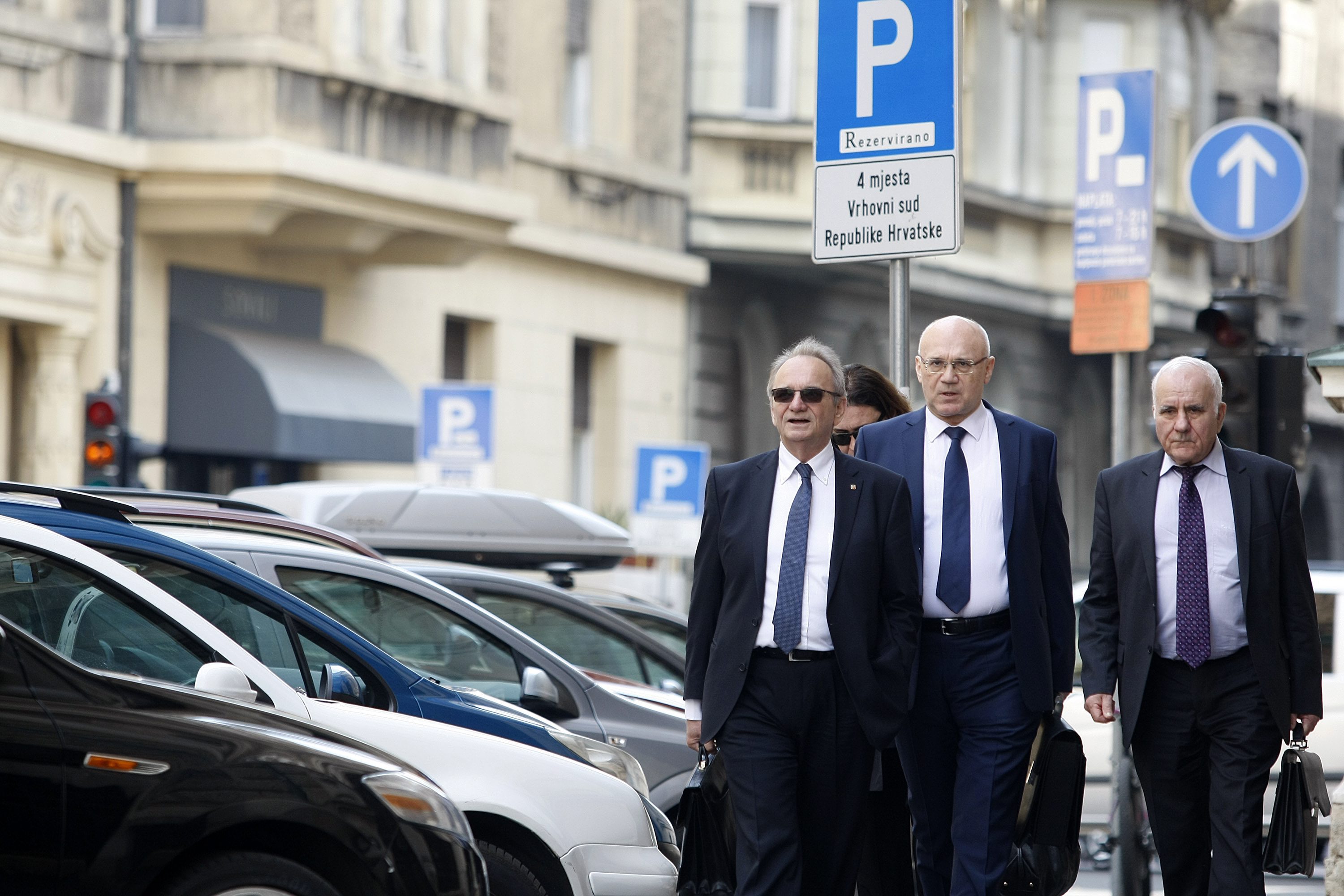 Branimir Glavaš s odvjetnicima Veljkom Miljevićem i Draženom Matijevićem