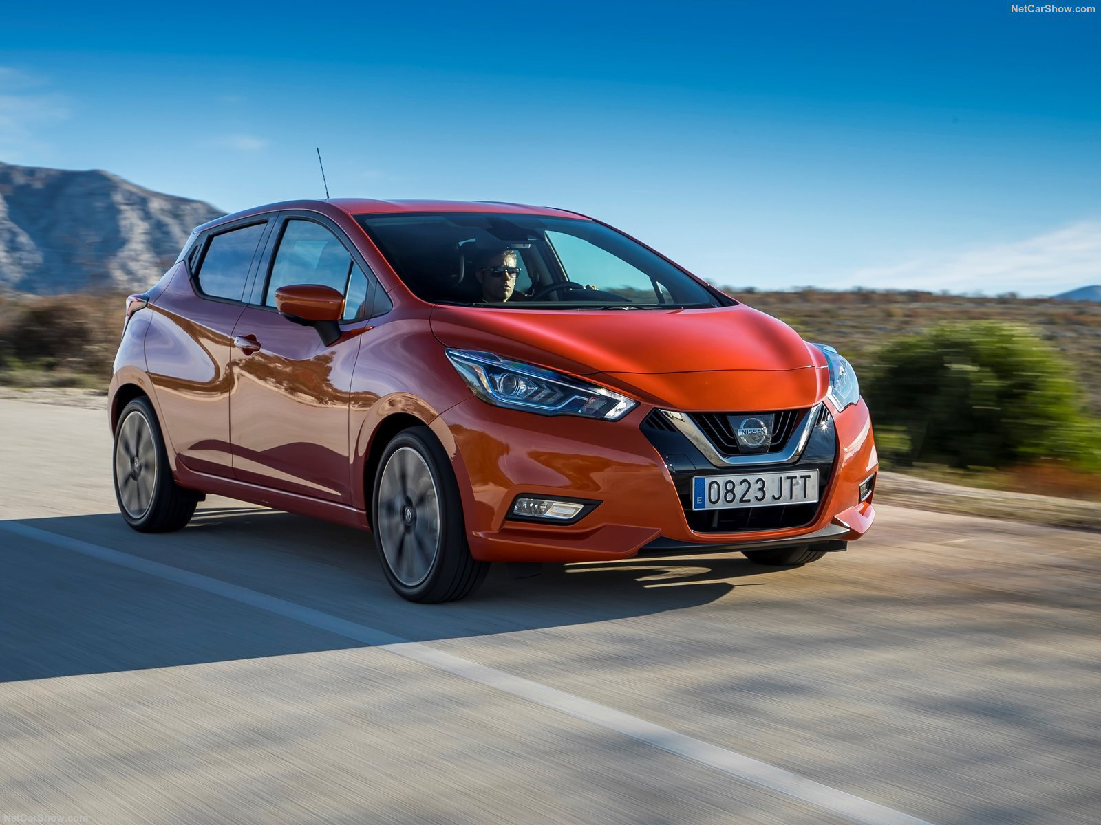 Nissan-Micra-2017-1600-12