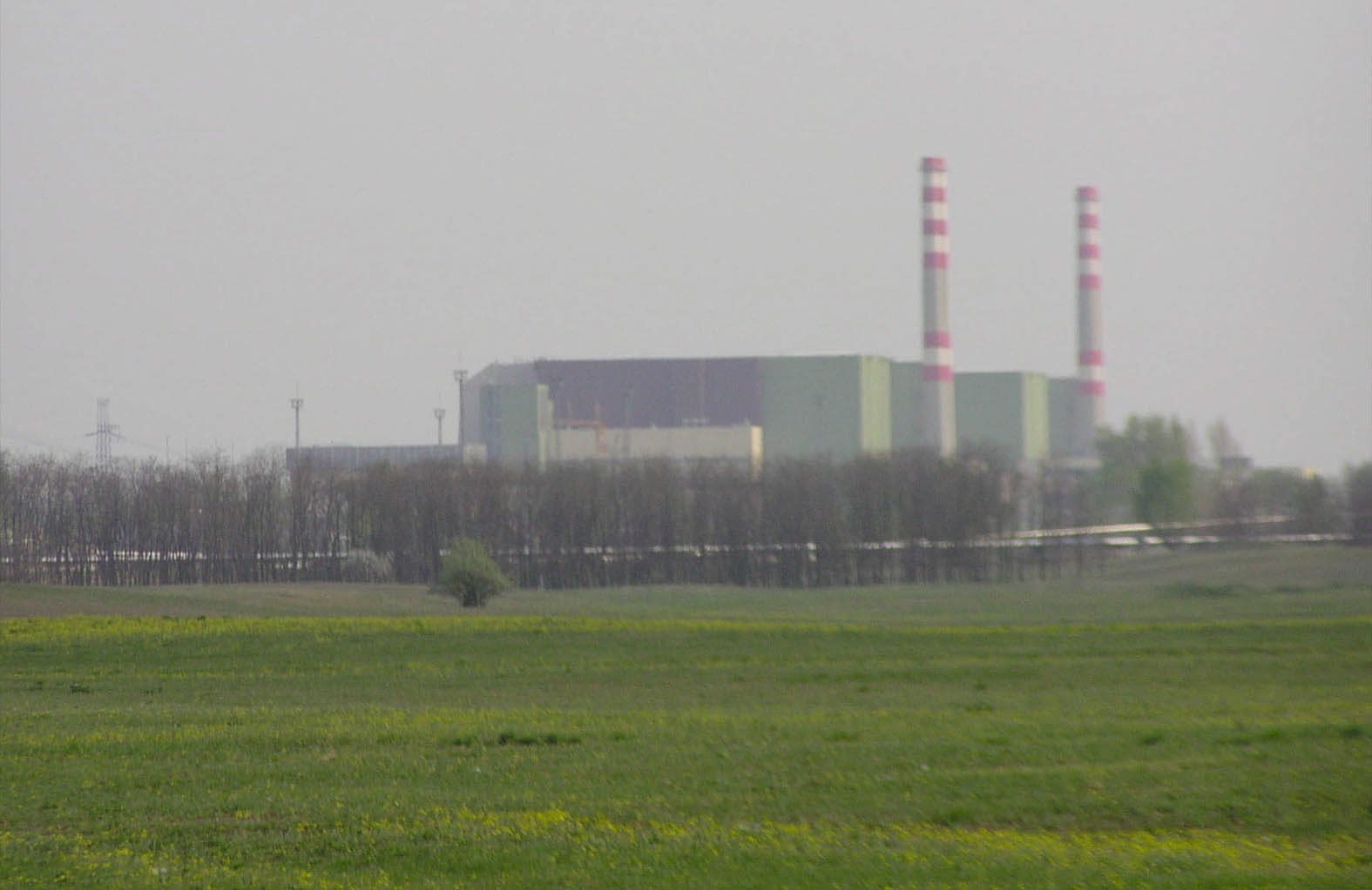 os-nuklearka202604-desk