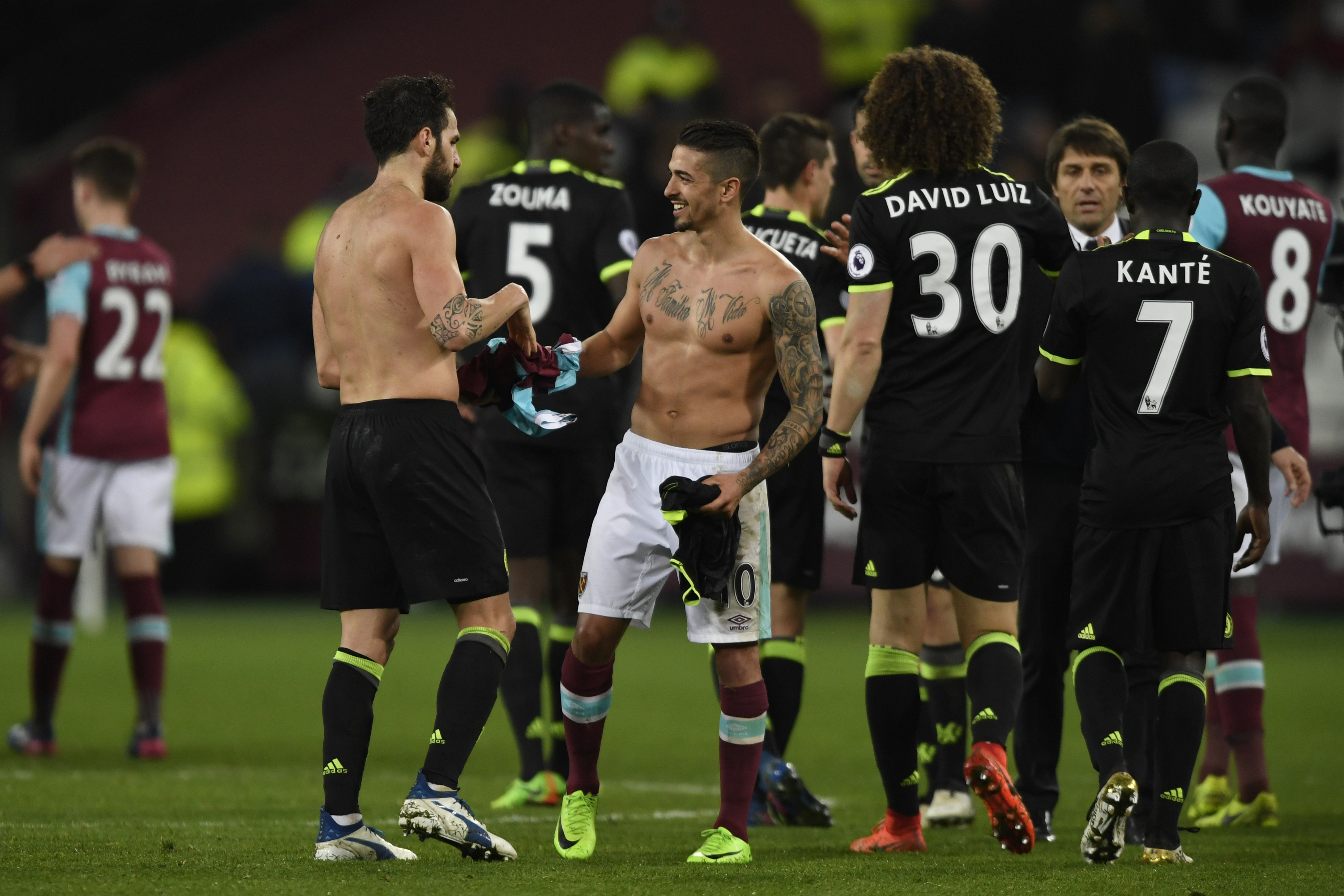 2017-03-06T220228Z_131839348_MT1ACI14761903_RTRMADP_3_SOCCER-ENGLAND-WHU-CHE