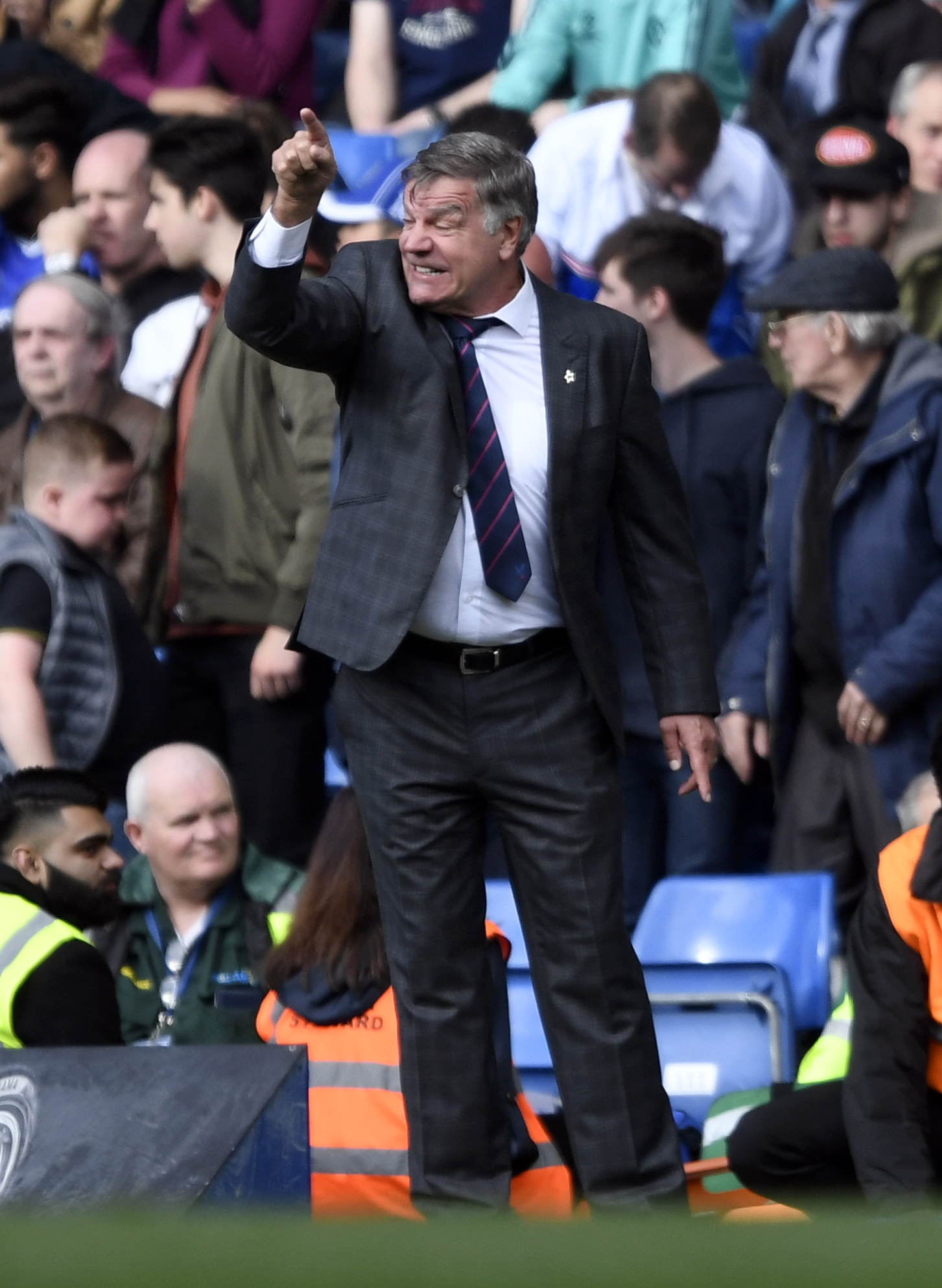 2017-04-01T155814Z_134063894_MT1ACI14772221_RTRMADP_3_SOCCER-ENGLAND-CHE-CRY