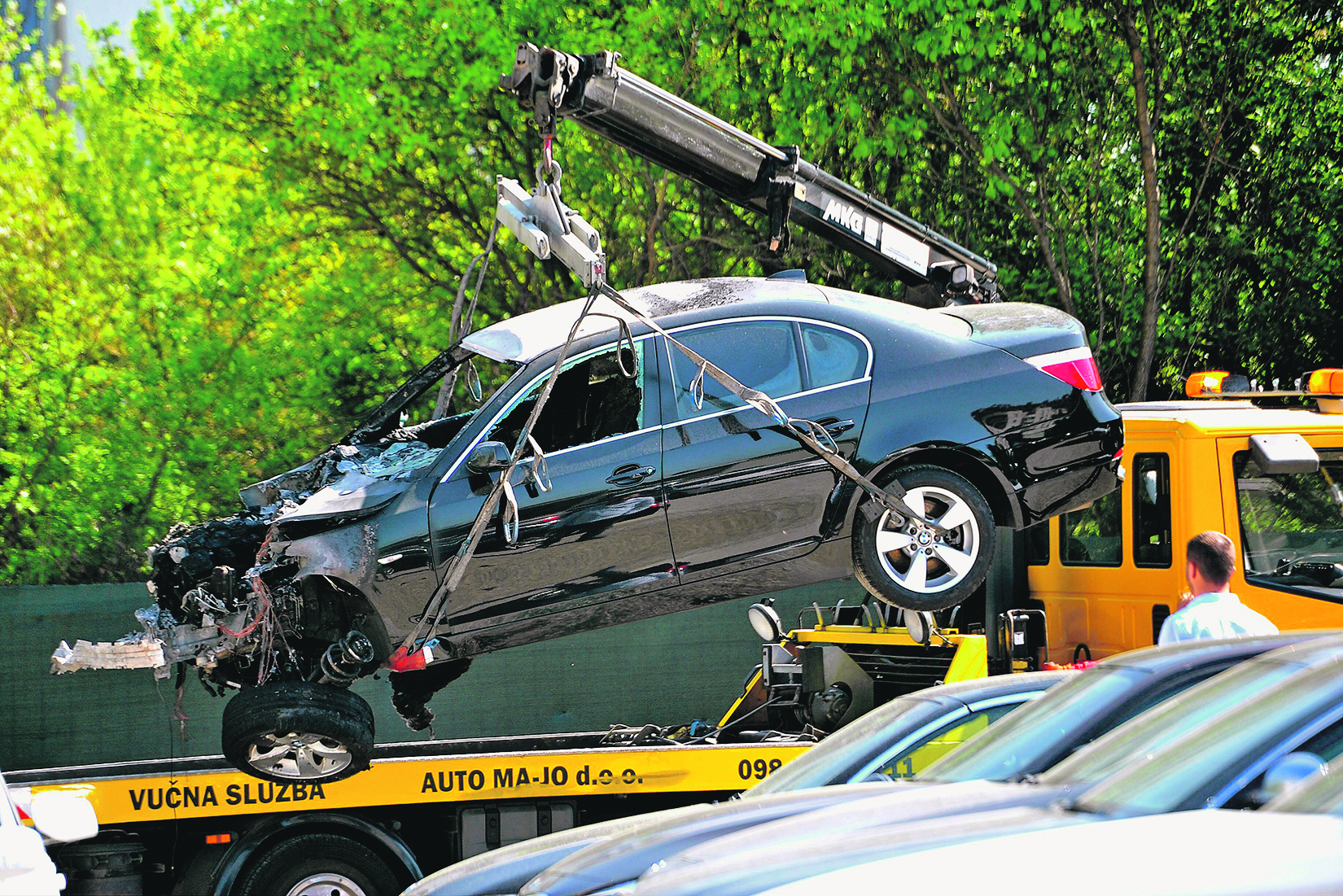 zapaljeni_auto9-100417