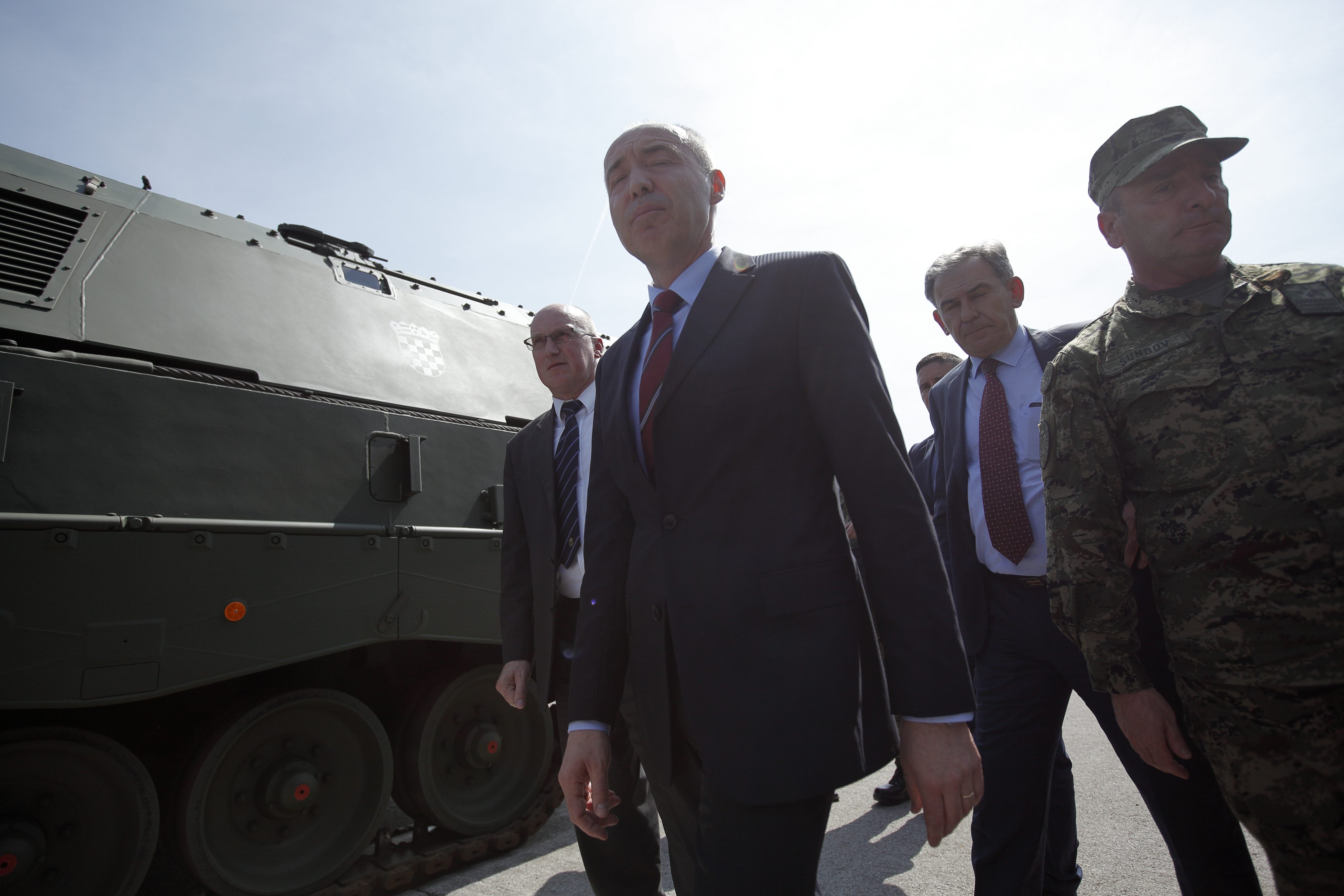 Na fotografiji: Zdravko Jakop, ministar obrane Damir Krstičević, Tomislav Ivić, načelnik Glavnog stožera OSRH Mirko Šundov