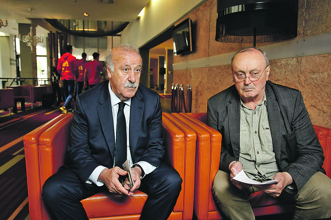 Legendarnog brkatog trenera Reala iz Madrida i španjolske reprezentacije Vicentea Del Bosquea izuzetno je cijenio, smatrao ga je velikim stručnjakom i još većim gospodinom, čovjekom aristokratskog držanja. U lipnju 2016. u Salzburgu pričali su o Bobanu i Prosinečkom, o patki s mlincima iz Okrugljaka, o 1974., kad je Del Bosque Dinamu zabio dva gola...