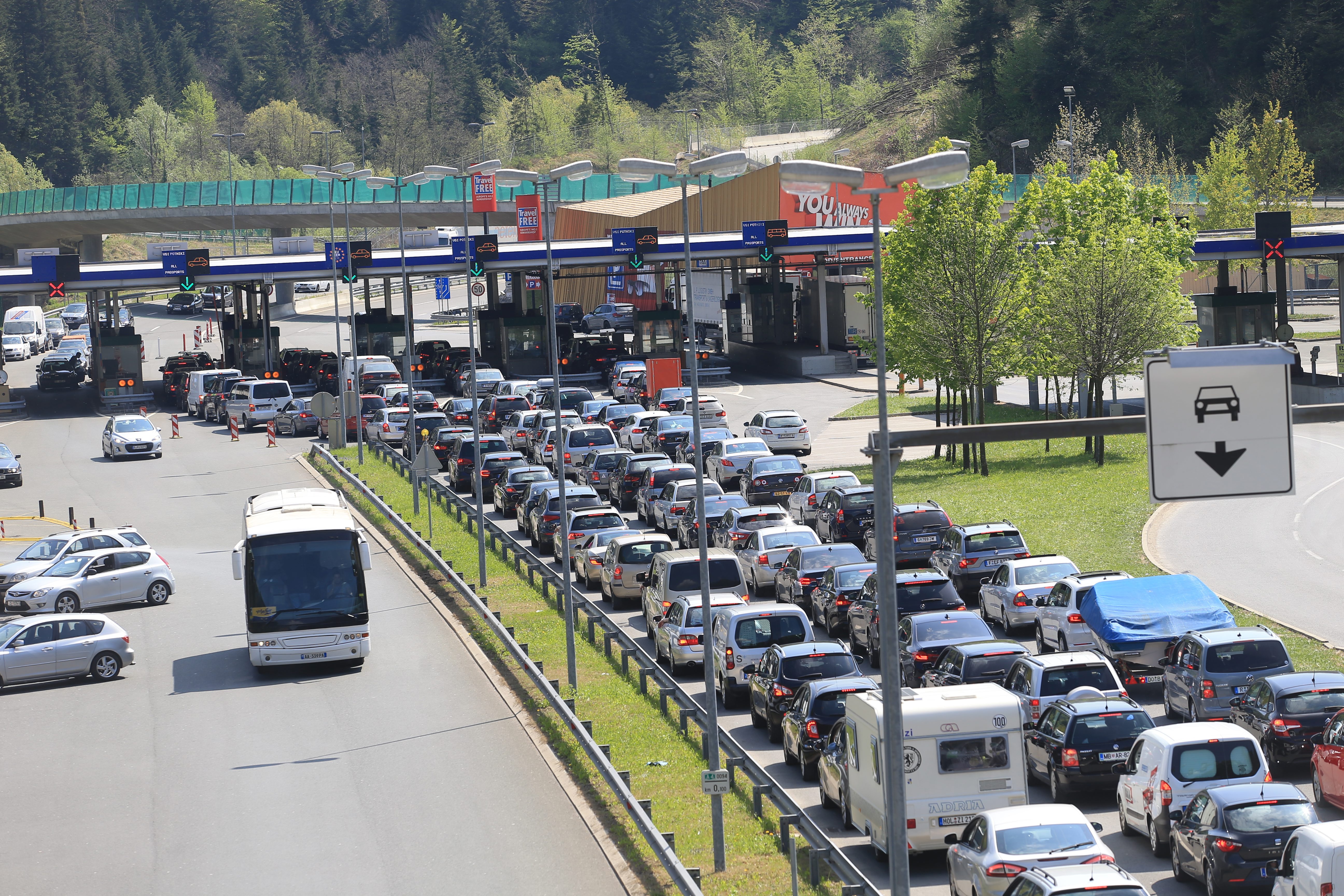 Gužve na graničnom prijelazu Gruškovje zbog pojačane kontrole putnika