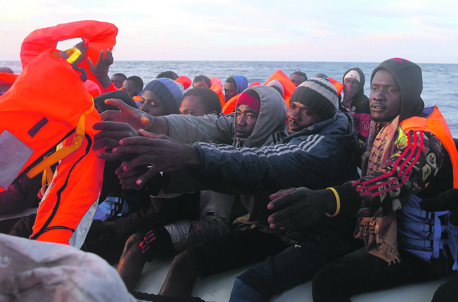 116178-148967-2017-04-01T161523Z_1441320910_RC1B56CAFBE0_RTRMADP_3_EUROPE-MIGRANTS-RESCUE