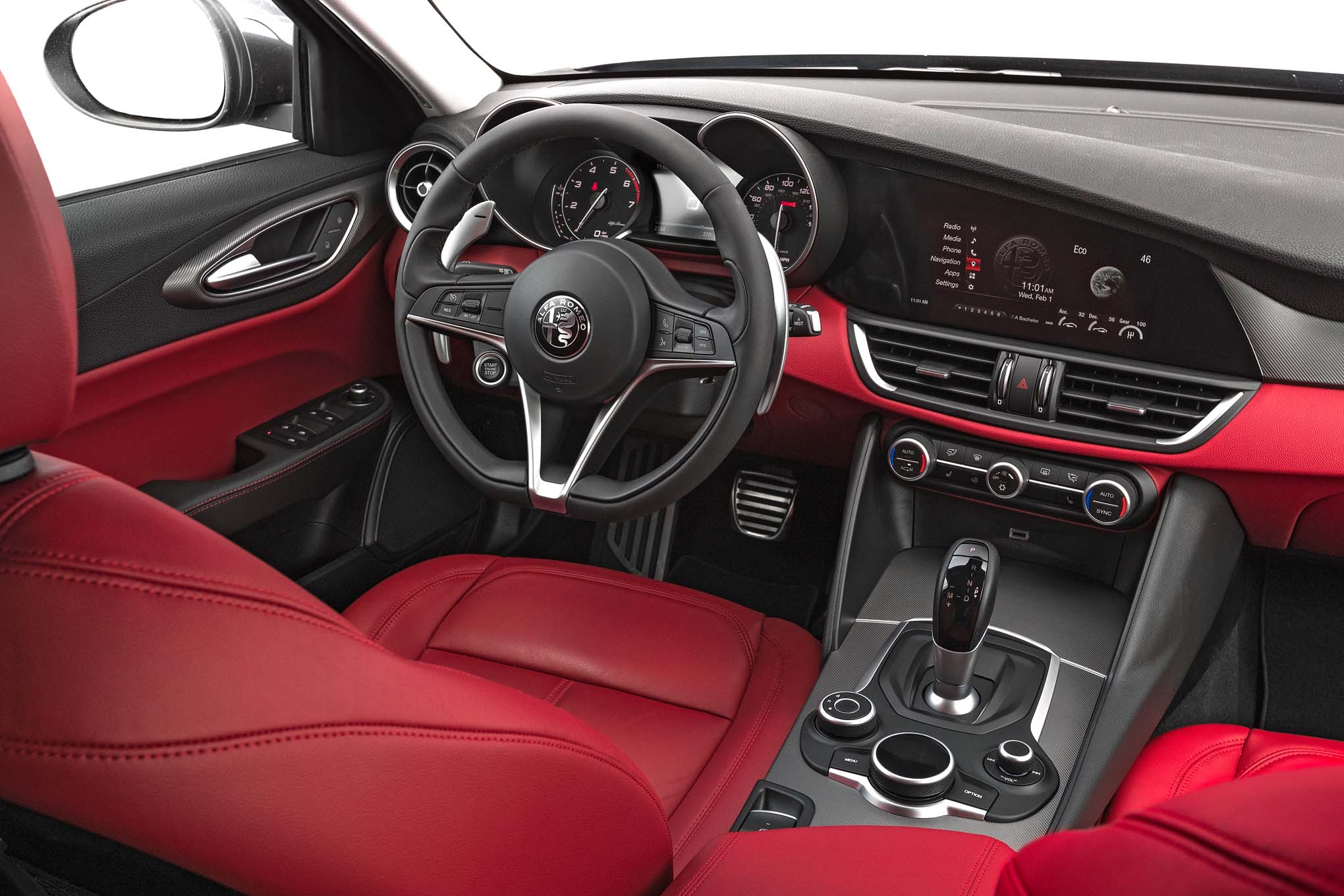 2017-Alfa-Romeo-Giulia-20-interior