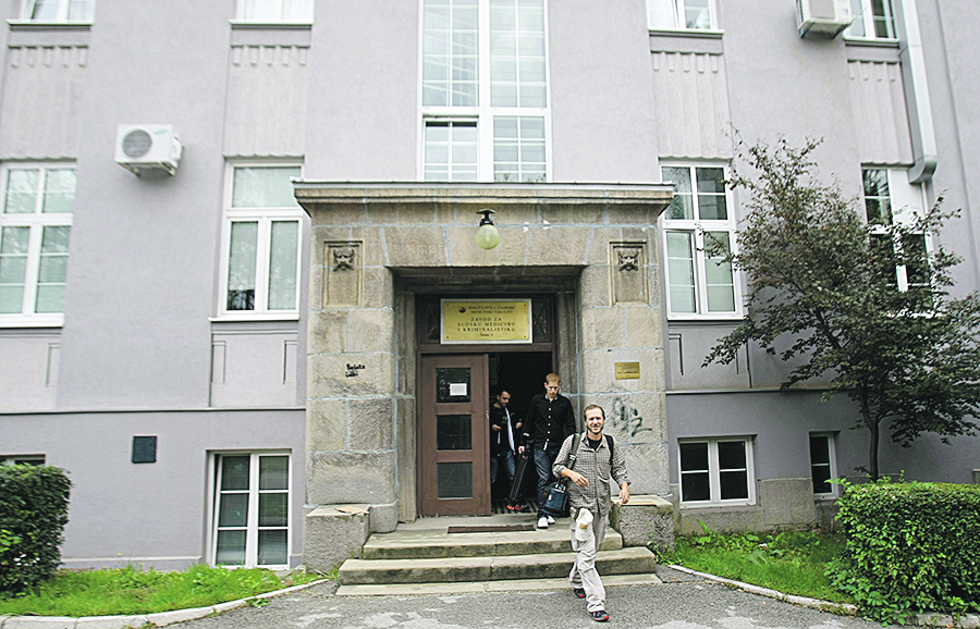 Tijelo mrtvog novorođenčeta prevezeno je u Zavod za sudsku medicinu