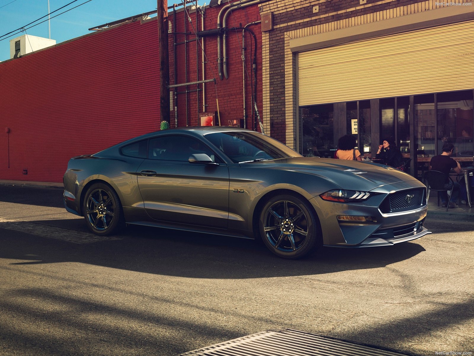 Ford-Mustang_GT-2018-1600-01