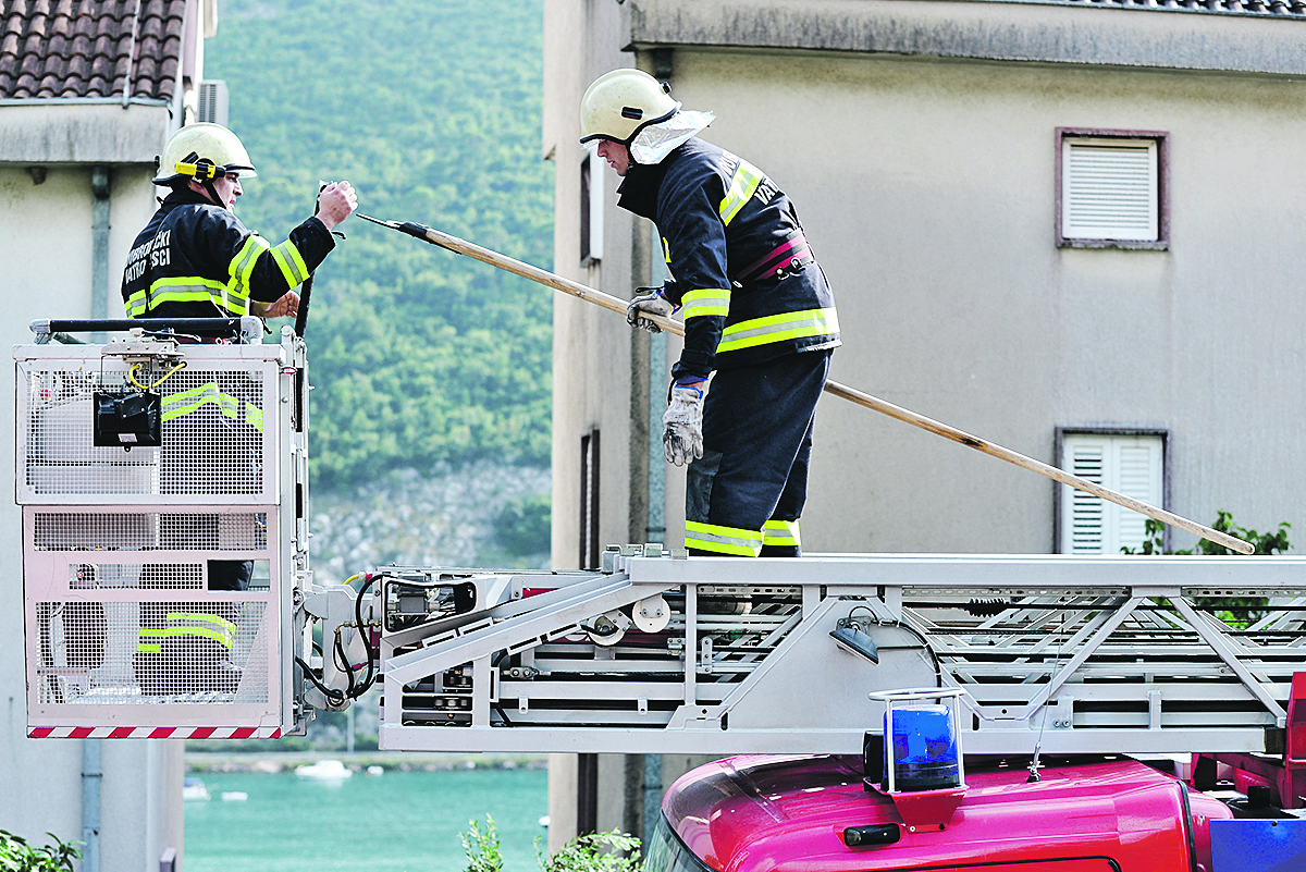 116683-149654-pozar_stan11-210814