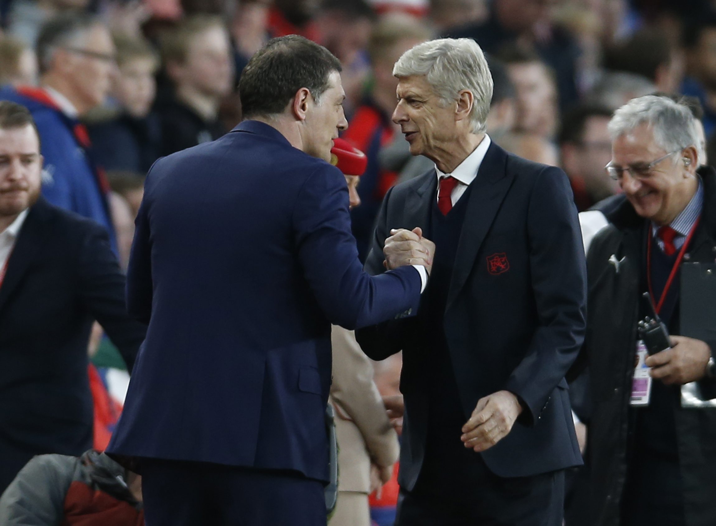 2017-04-05T184522Z_134419522_MT1ACI14773831_RTRMADP_3_SOCCER-ENGLAND-ARS-WHU