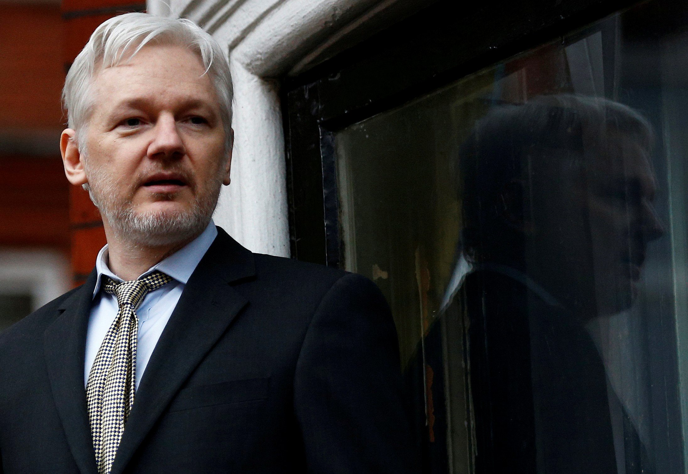 2017-04-03T050531Z_1082027322_RC1612793770_RTRMADP_3_ECUADOR-ELECTION-ASSANGE