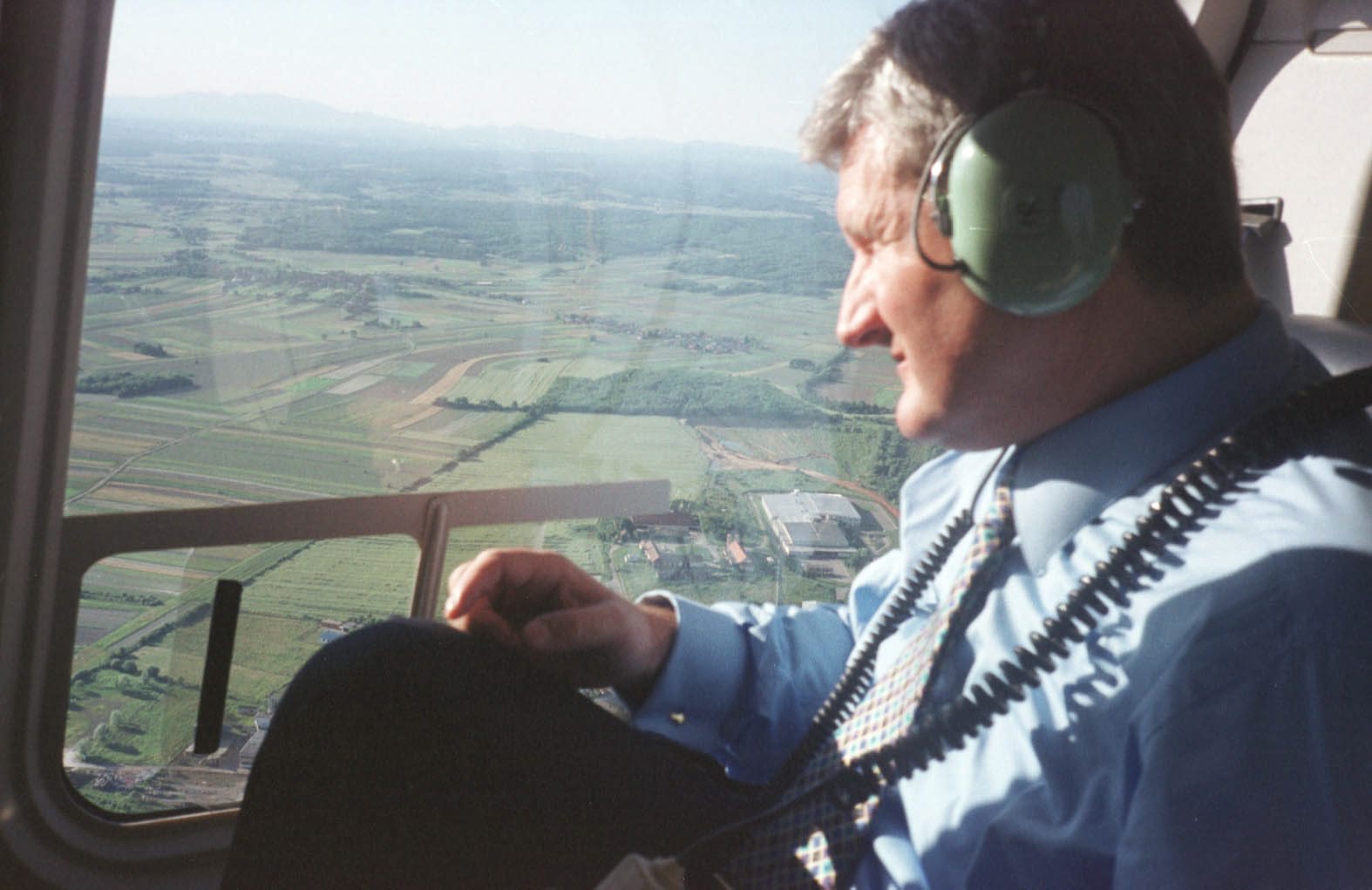 todoric4-desk-030600