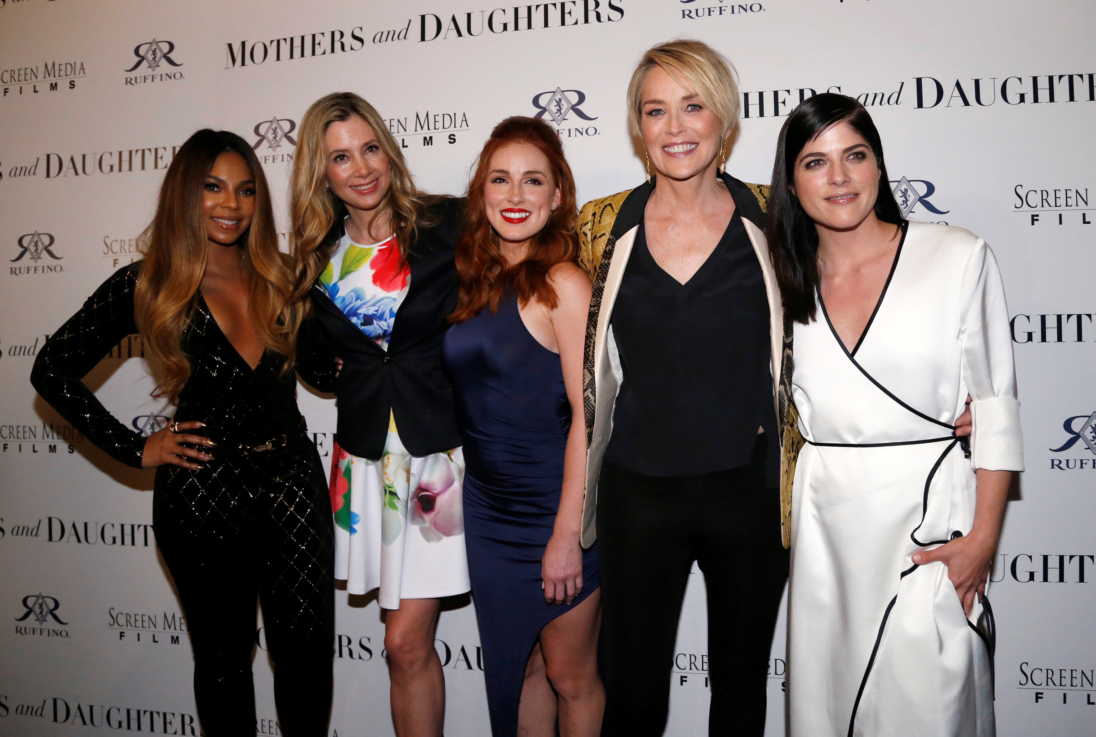 S lijeva na desno: Ashanti, Mira Sorvino, Alexandra Daniels, Sharon Stone i Selma Blair 