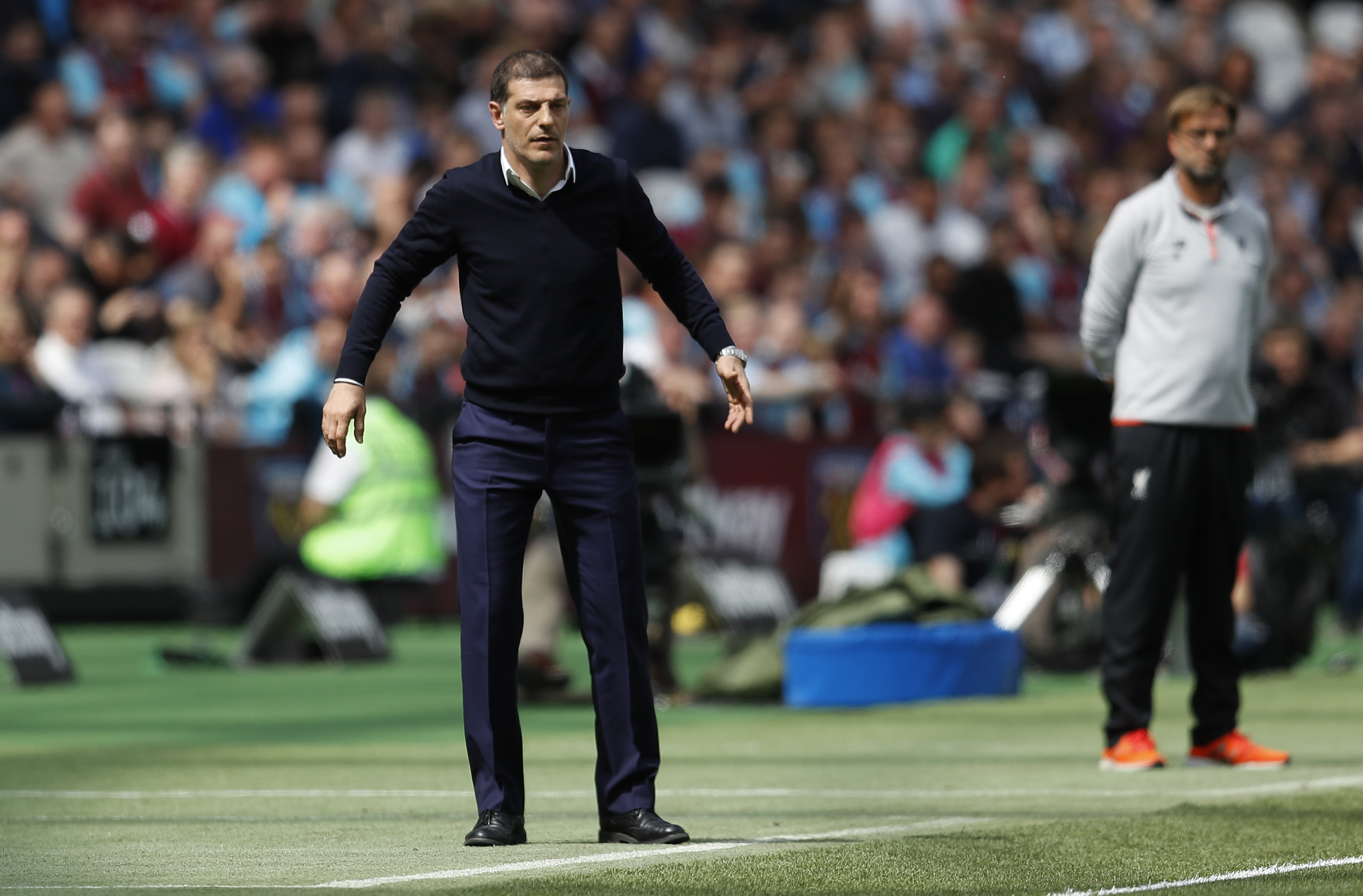 2017-05-14T132934Z_137770174_MT1ACI14793466_RTRMADP_3_SOCCER-ENGLAND-WHU-LIV