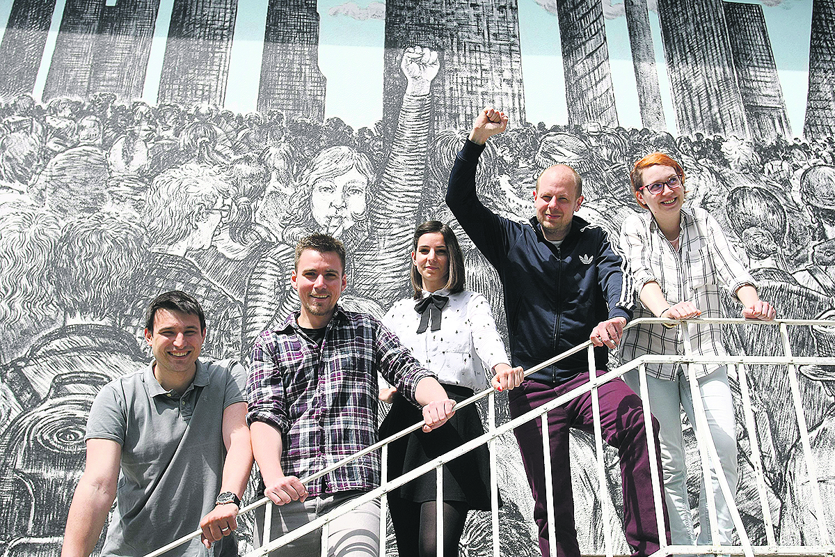 Marin Živković, Nikola Bajai, Antonija Braculj, Tomislav Kevo i Petra Pekica, članovi Mreže mladih, koji su pokrenuli Facebook stranicu Mladi radnici, mlade radnice