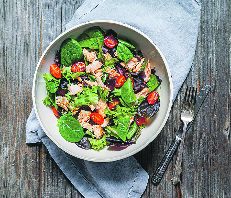 salata-od-lososa-i-mladog-spinata