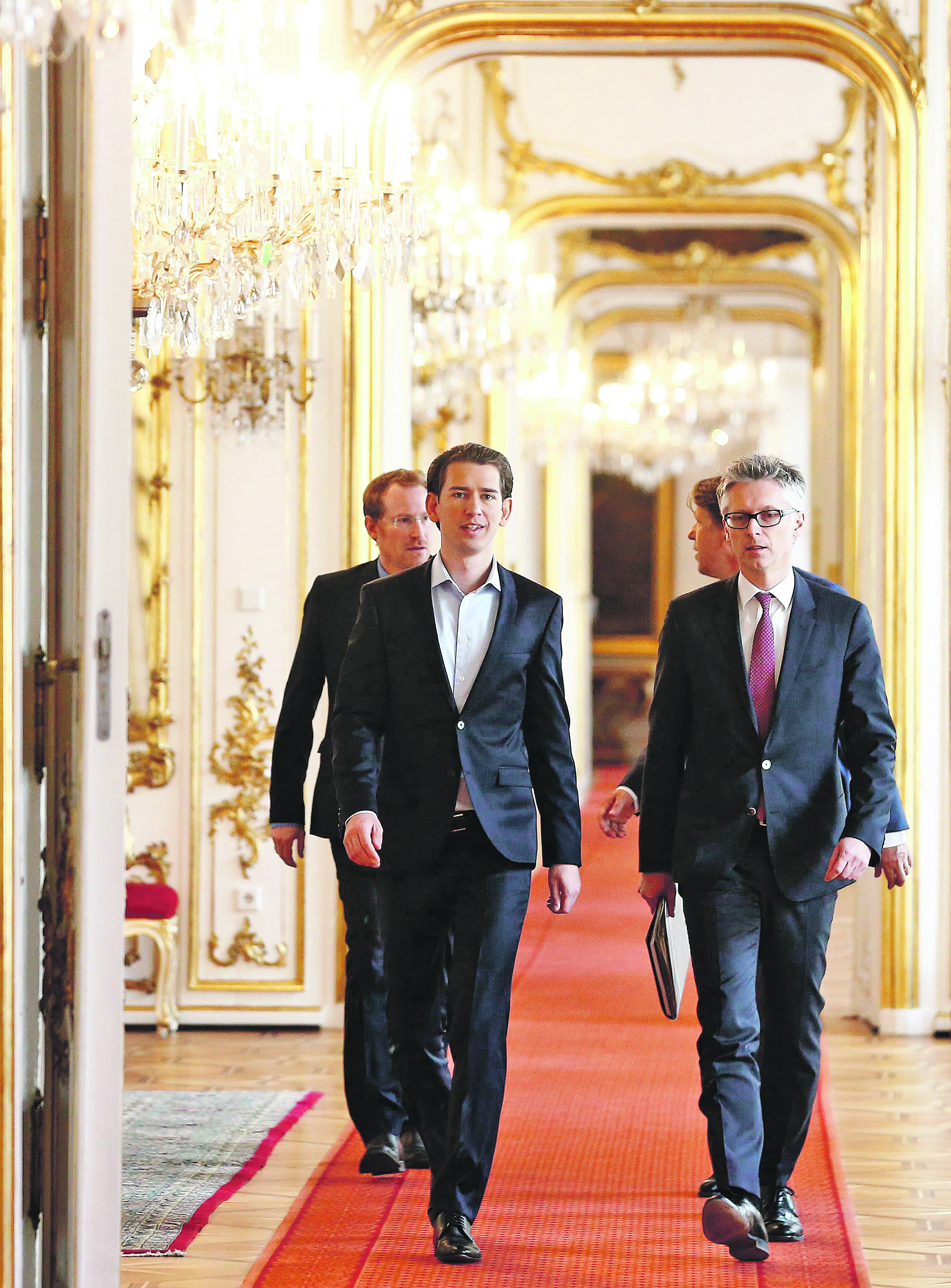 Sebastian Kurz (lijevo) snažno se pozicionirao u javnosti u jeku izbjegličke krize kad je zatražio zatvaranje granica, što je javnost dobro prihvatila, a zatim i svojim snažnim zalaganjem da Turska nema što raditi u EU te da s njom treba prekinuti pregovore 